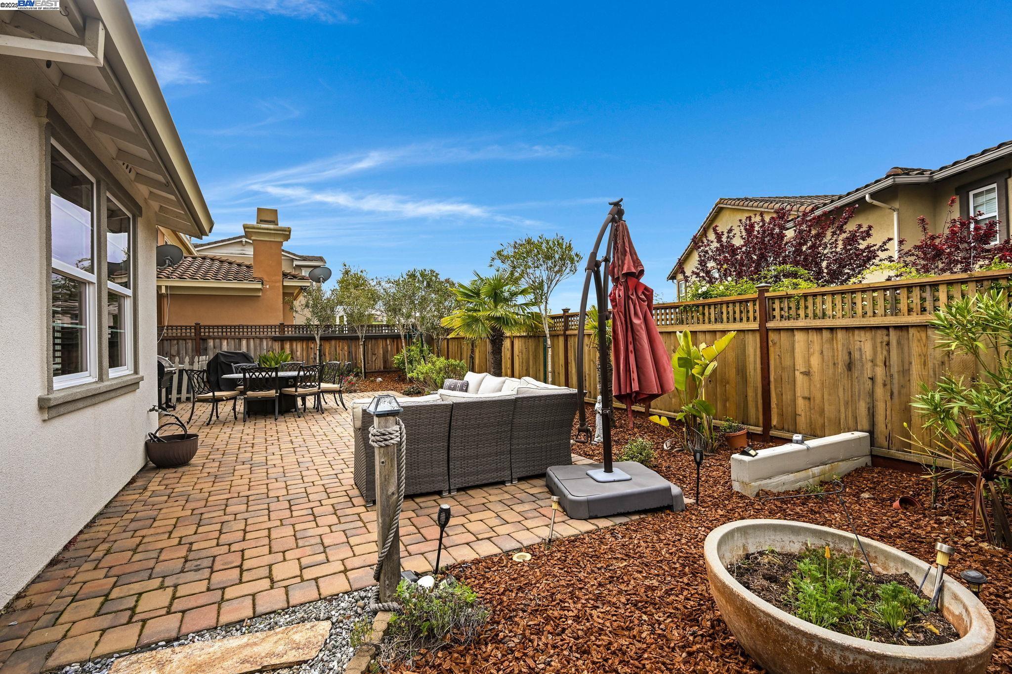 Detail Gallery Image 24 of 34 For 57 Carrick Drive, Hayward,  CA 94542 - 4 Beds | 2/1 Baths