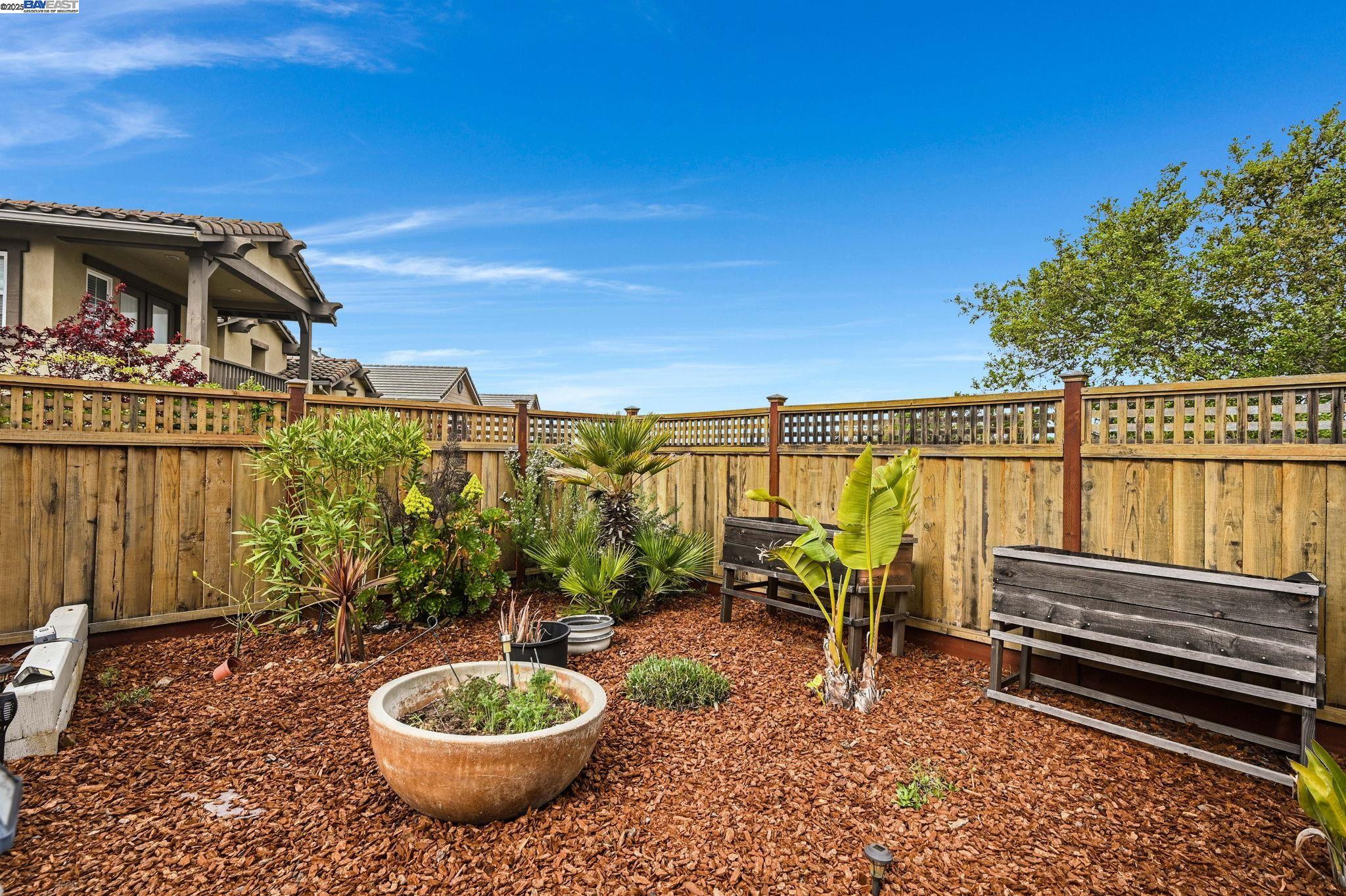 Detail Gallery Image 25 of 34 For 57 Carrick Drive, Hayward,  CA 94542 - 4 Beds | 2/1 Baths