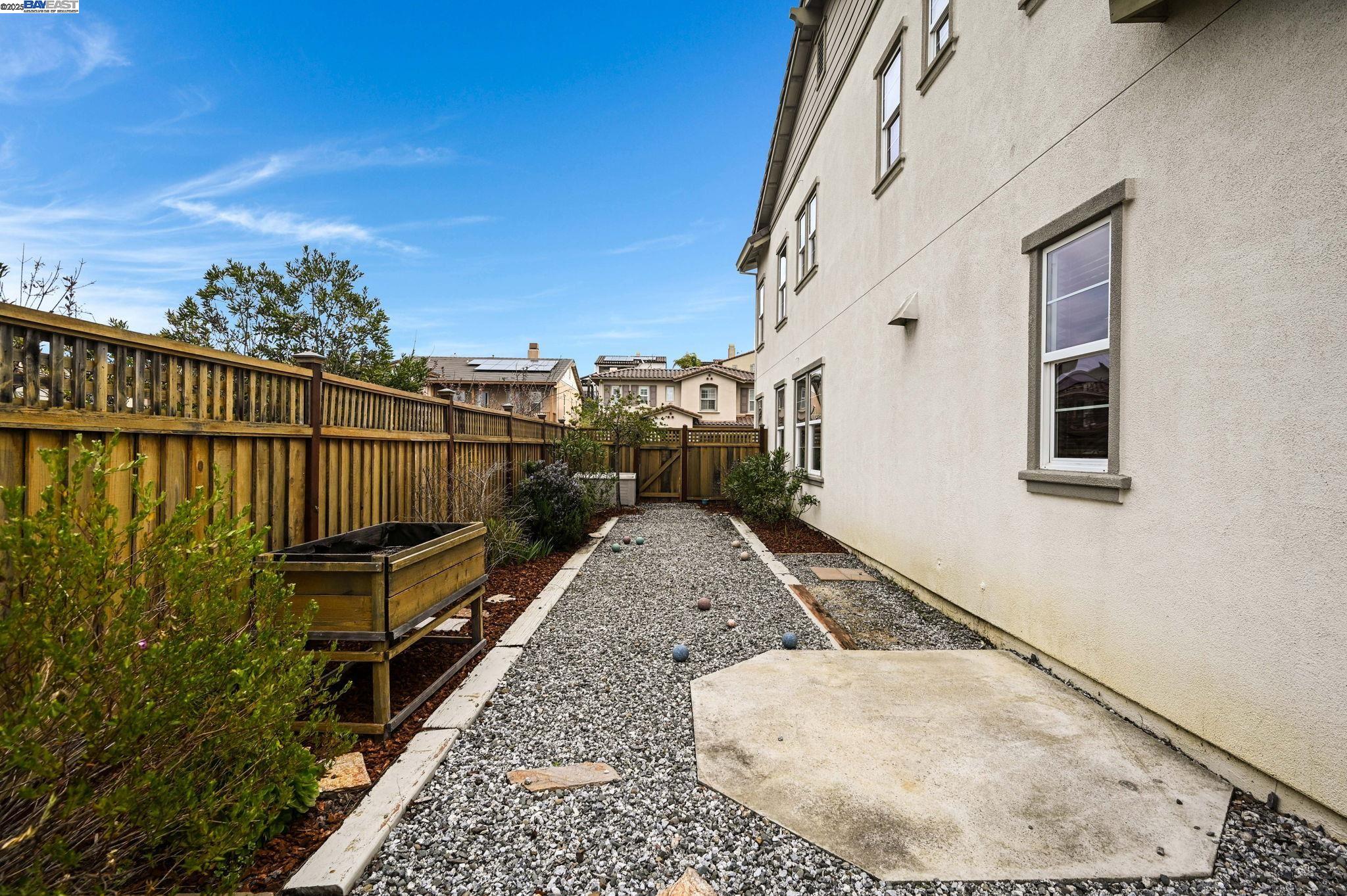 Detail Gallery Image 26 of 34 For 57 Carrick Drive, Hayward,  CA 94542 - 4 Beds | 2/1 Baths