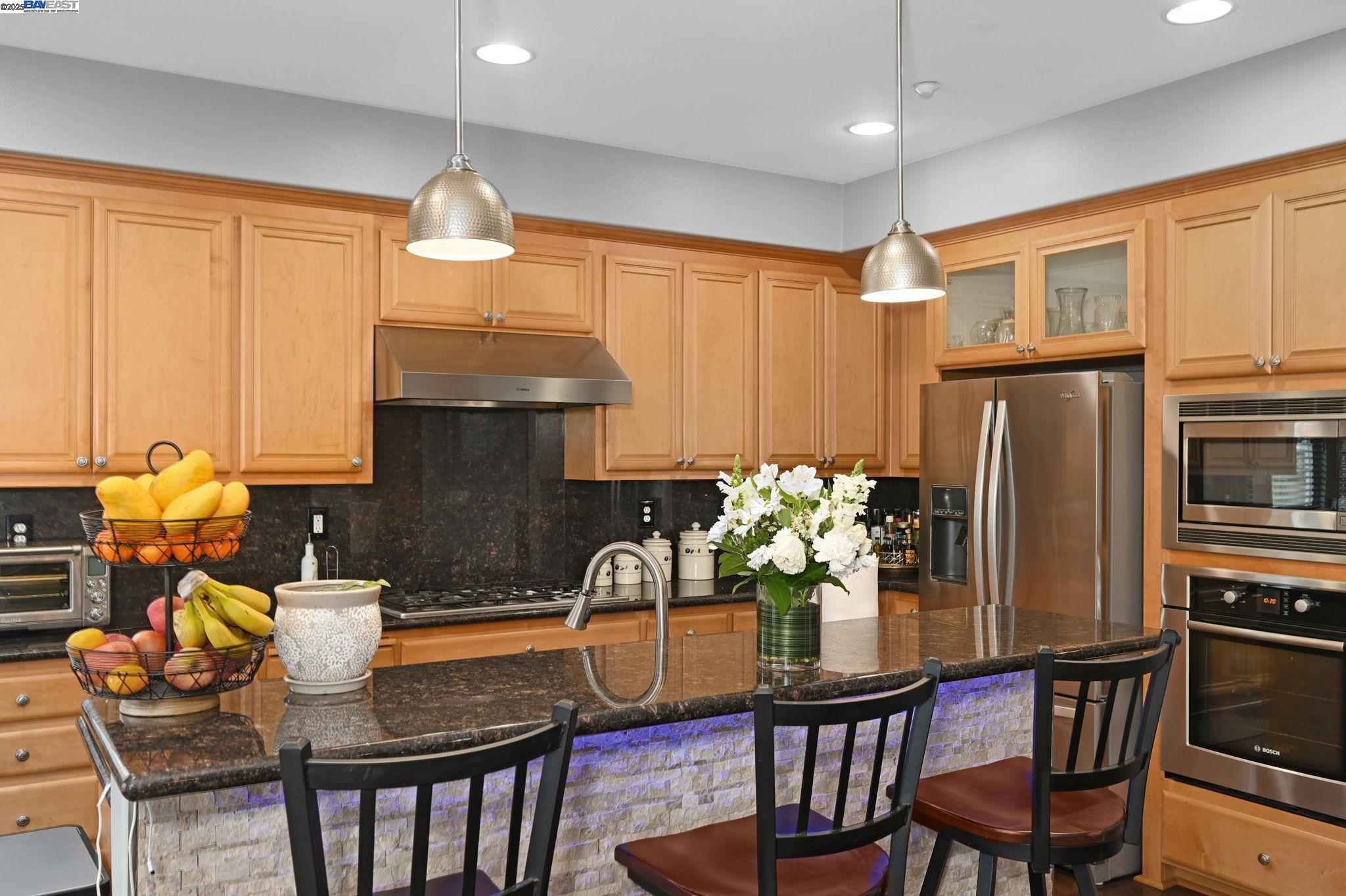Detail Gallery Image 5 of 34 For 57 Carrick Drive, Hayward,  CA 94542 - 4 Beds | 2/1 Baths