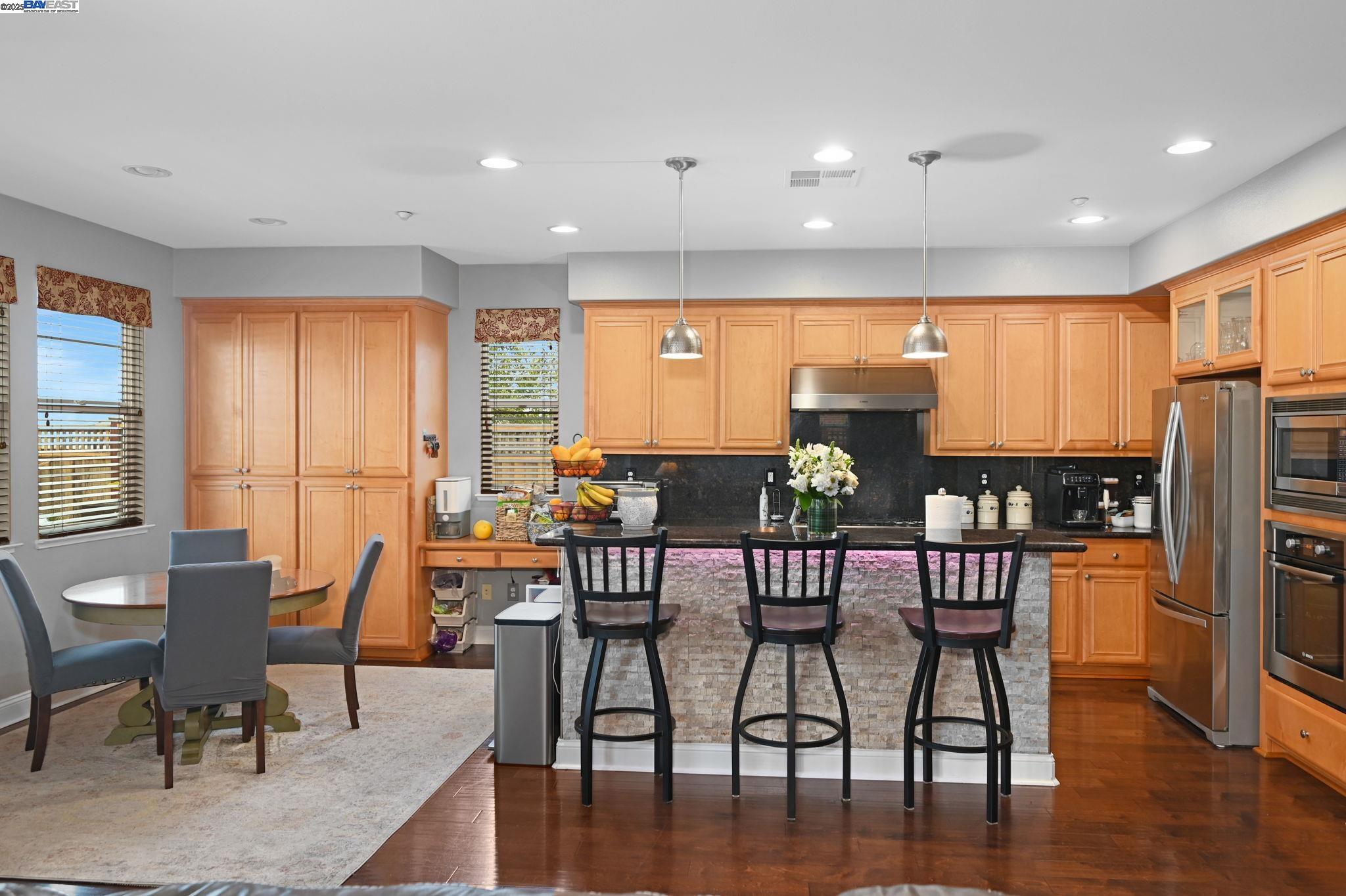 Detail Gallery Image 8 of 34 For 57 Carrick Drive, Hayward,  CA 94542 - 4 Beds | 2/1 Baths