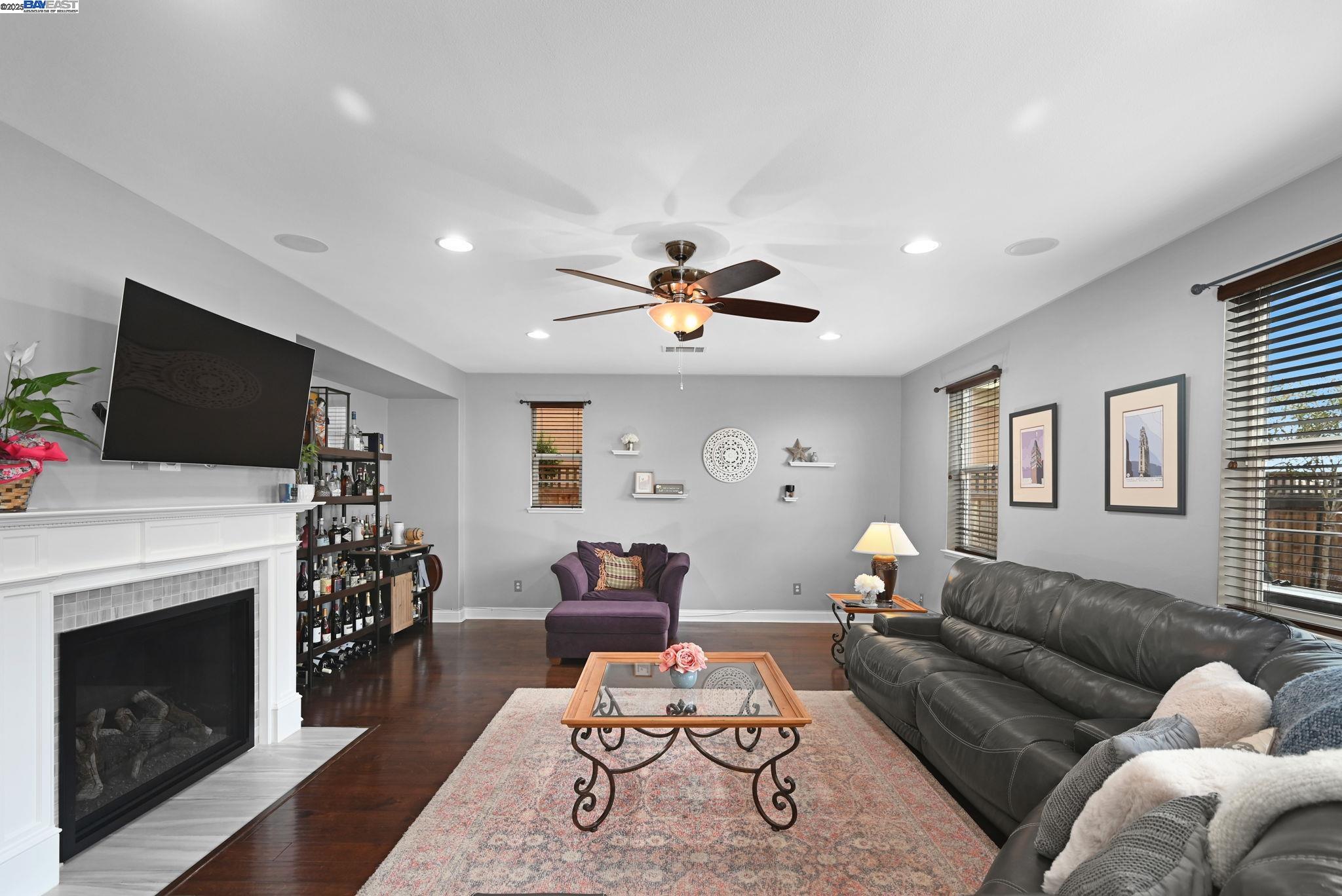 Detail Gallery Image 10 of 34 For 57 Carrick Drive, Hayward,  CA 94542 - 4 Beds | 2/1 Baths