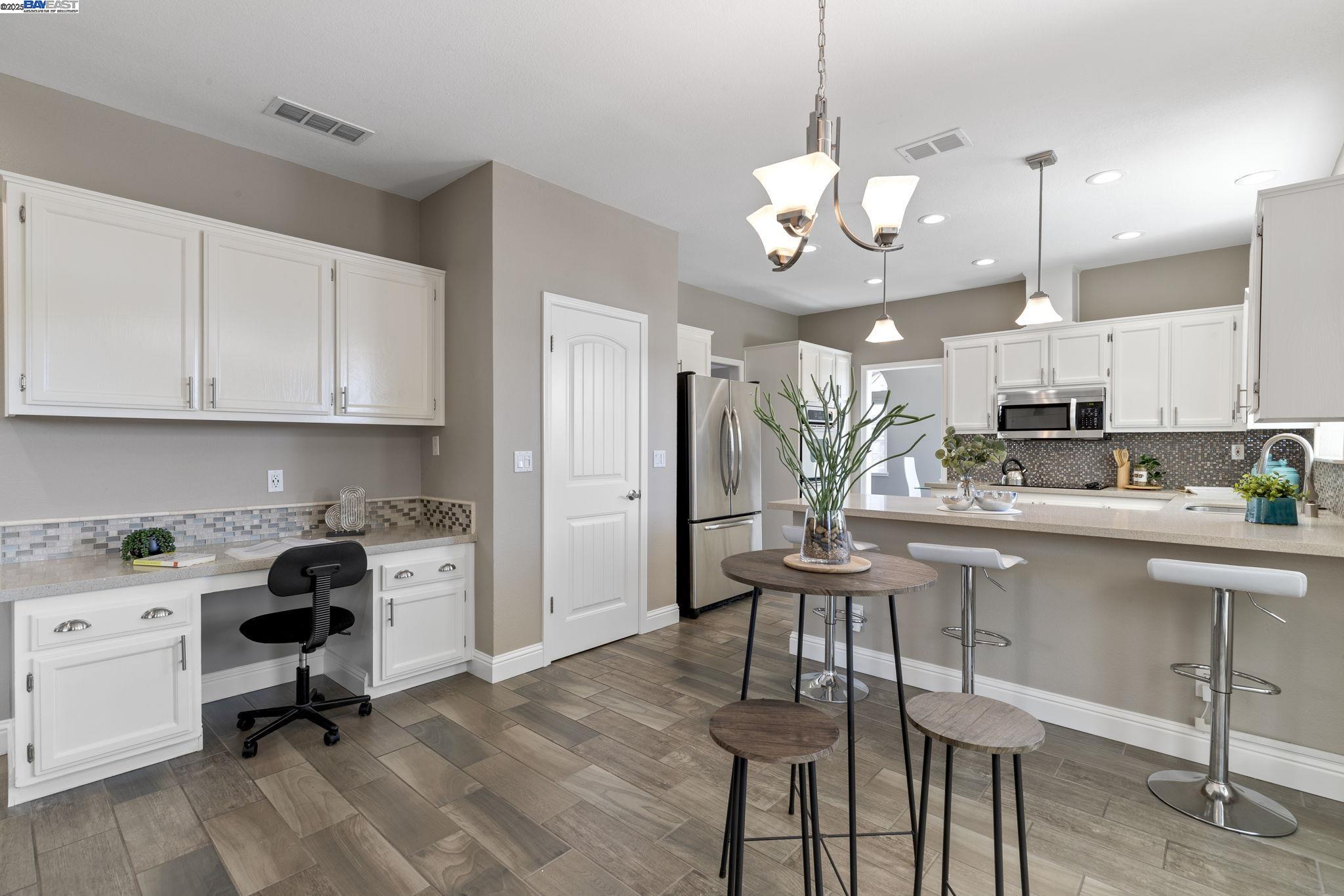 Detail Gallery Image 11 of 35 For 73 Galleron Ct, Oakley,  CA 94561 - 3 Beds | 2/1 Baths
