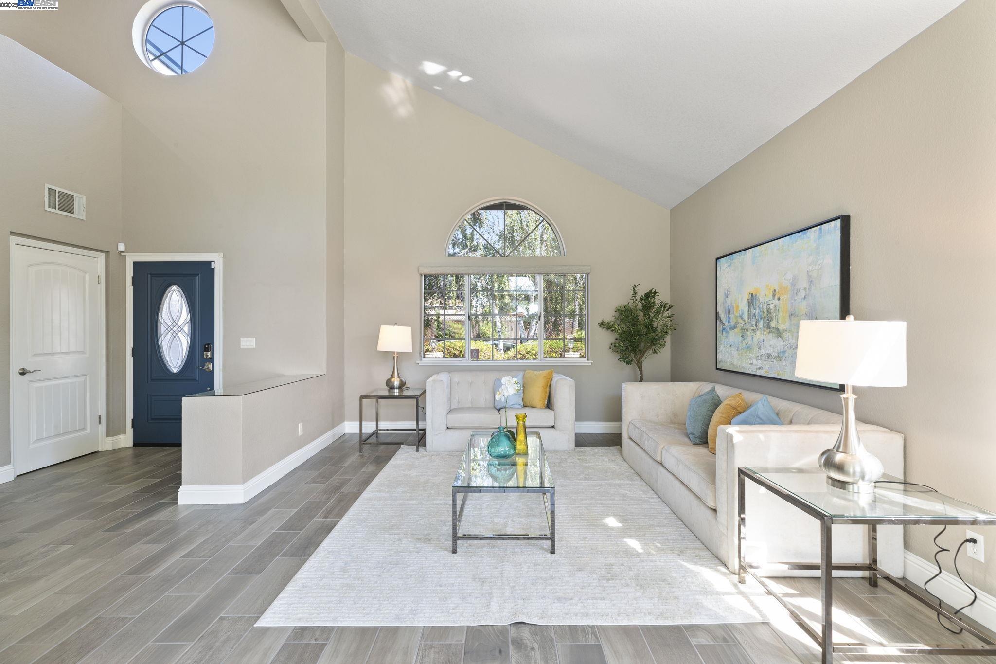 Detail Gallery Image 3 of 35 For 73 Galleron Ct, Oakley,  CA 94561 - 3 Beds | 2/1 Baths