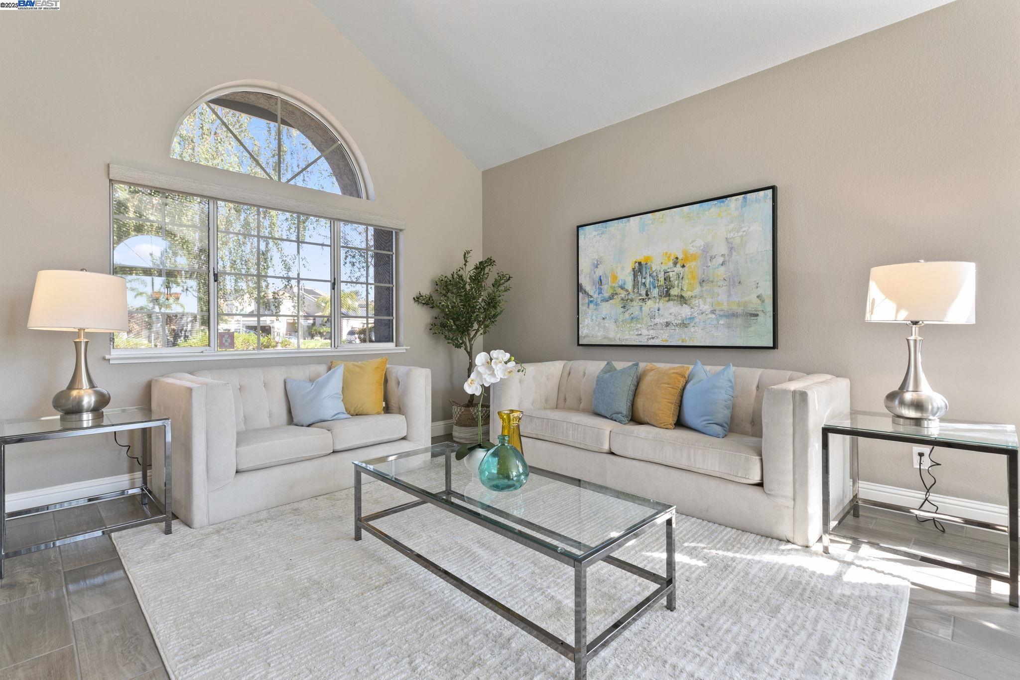 Detail Gallery Image 4 of 35 For 73 Galleron Ct, Oakley,  CA 94561 - 3 Beds | 2/1 Baths