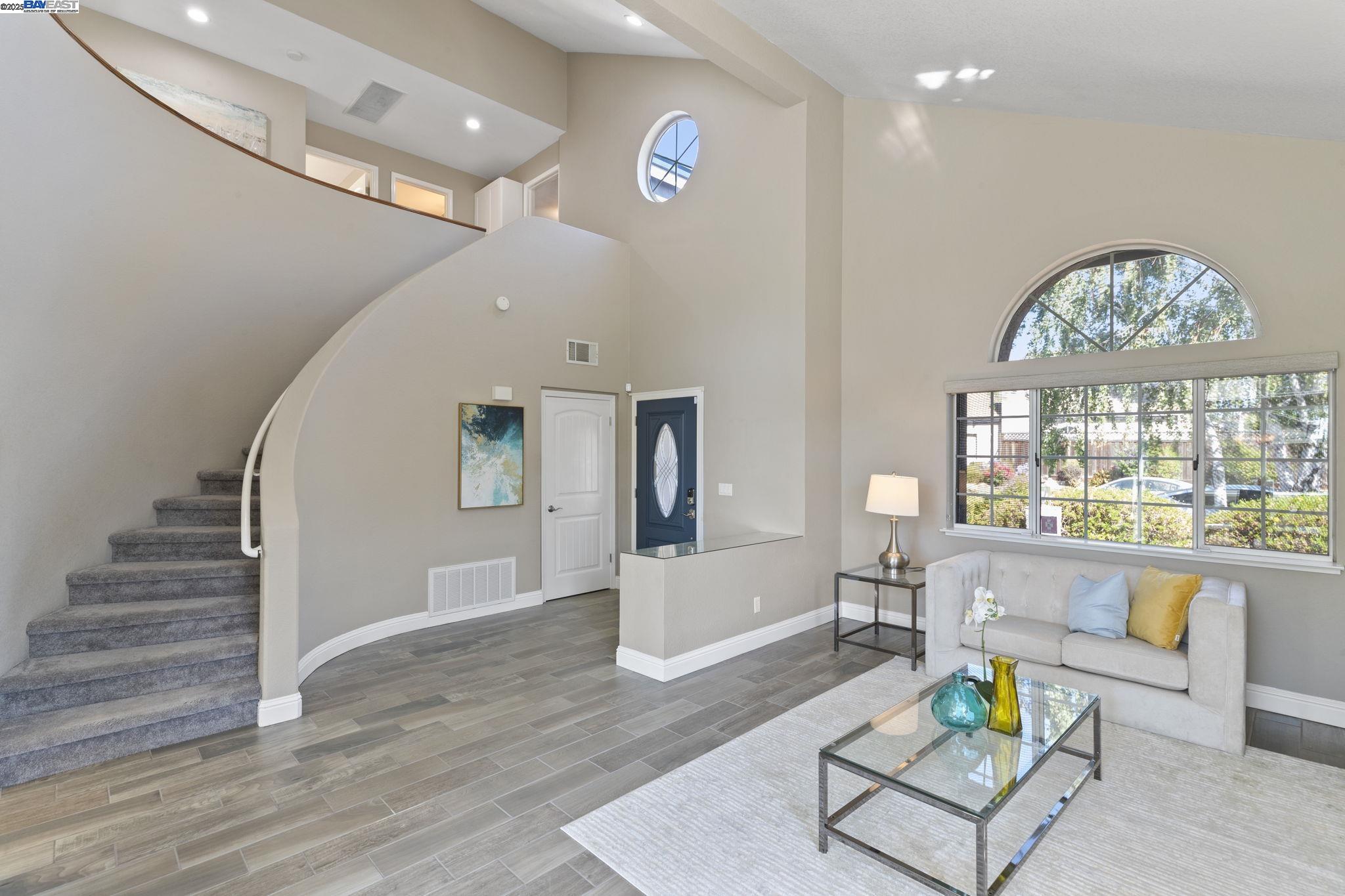 Detail Gallery Image 5 of 35 For 73 Galleron Ct, Oakley,  CA 94561 - 3 Beds | 2/1 Baths