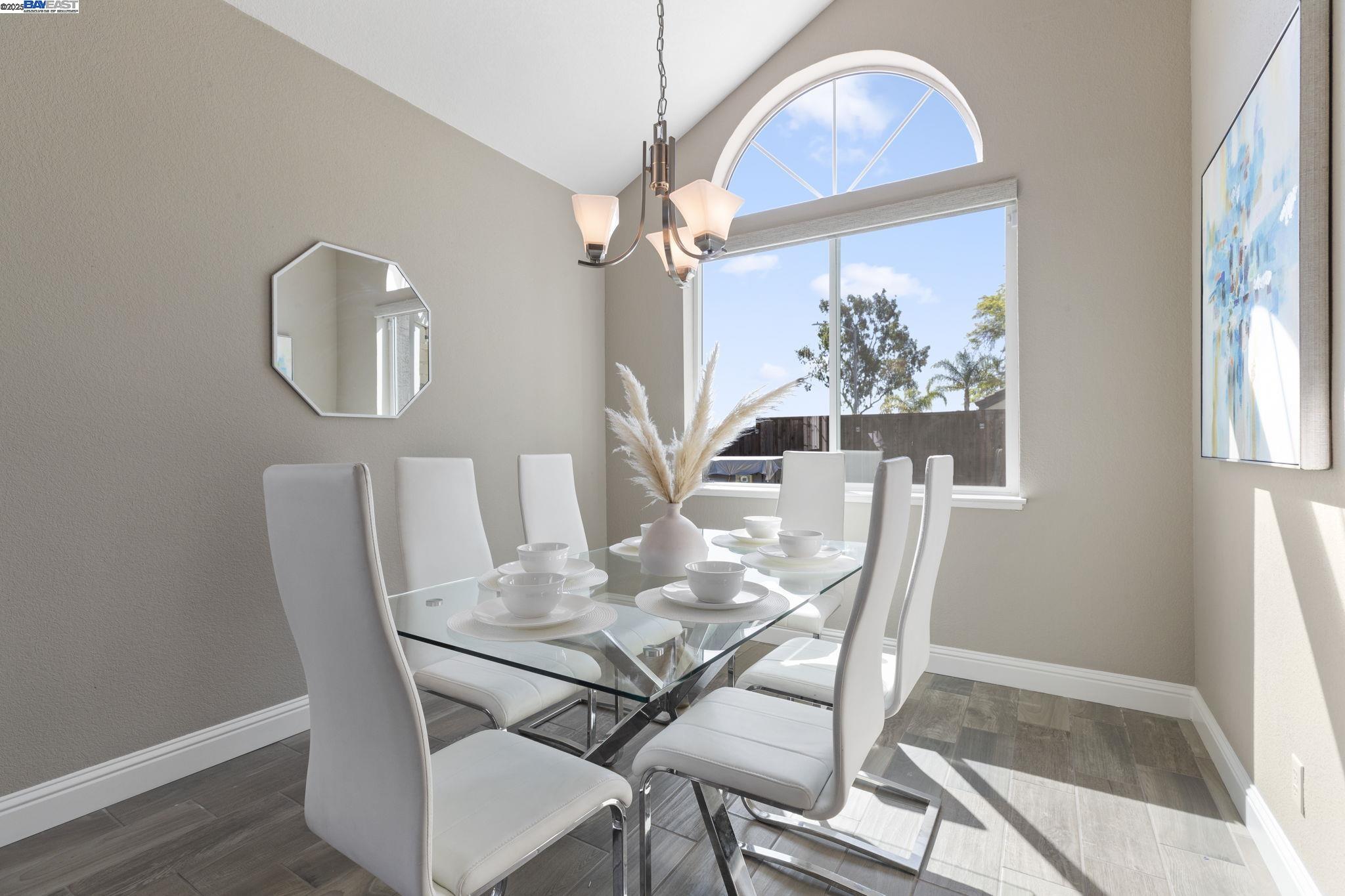 Detail Gallery Image 6 of 35 For 73 Galleron Ct, Oakley,  CA 94561 - 3 Beds | 2/1 Baths