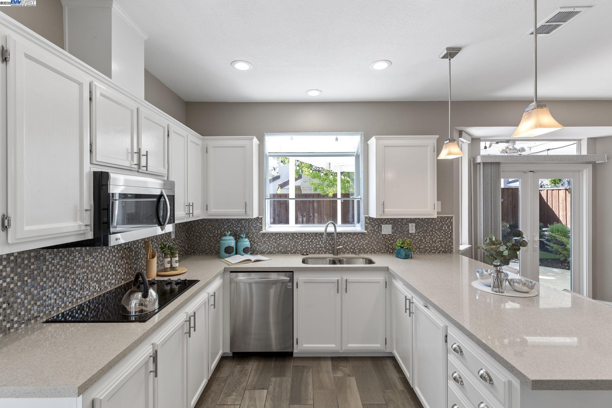 Detail Gallery Image 7 of 35 For 73 Galleron Ct, Oakley,  CA 94561 - 3 Beds | 2/1 Baths