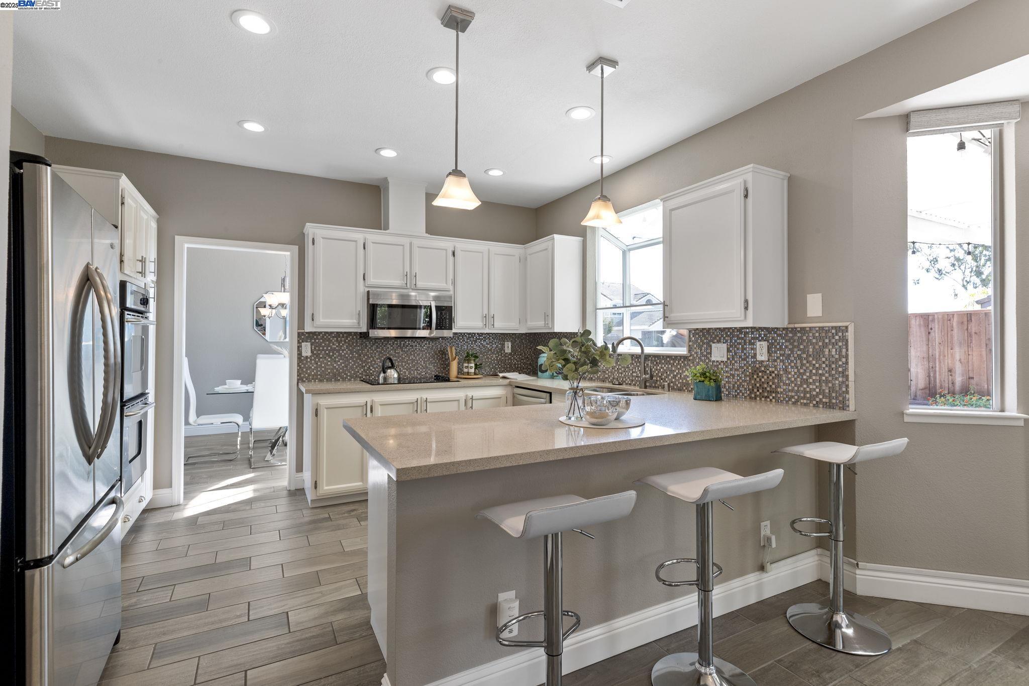 Detail Gallery Image 8 of 35 For 73 Galleron Ct, Oakley,  CA 94561 - 3 Beds | 2/1 Baths
