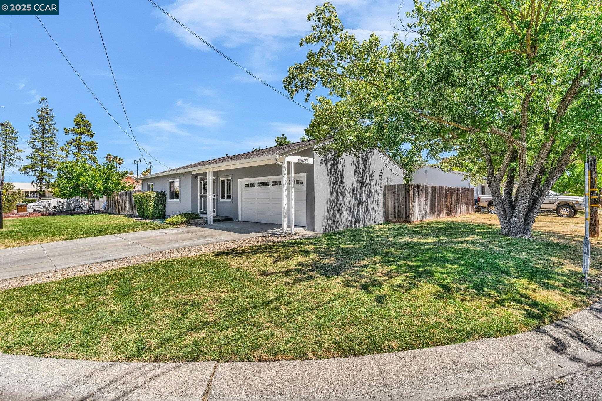 Detail Gallery Image 2 of 37 For 17 Audrey Ln, Pleasant Hill,  CA 94523 - 3 Beds | 1 Baths