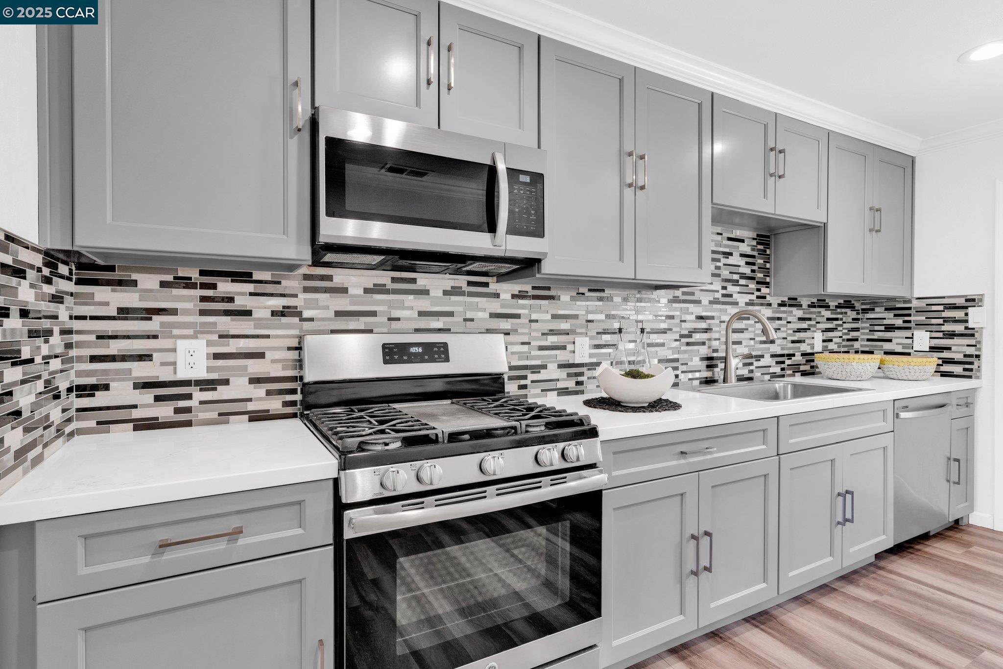 Detail Gallery Image 3 of 37 For 17 Audrey Ln, Pleasant Hill,  CA 94523 - 3 Beds | 1 Baths