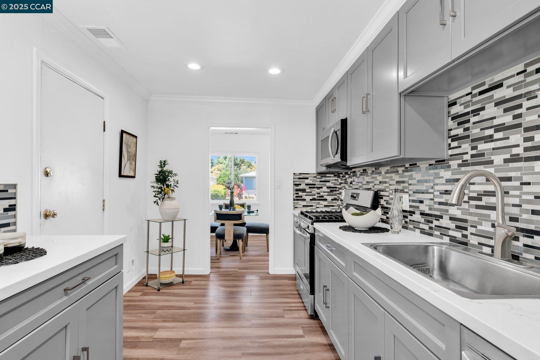 Detail Gallery Image 5 of 37 For 17 Audrey Ln, Pleasant Hill,  CA 94523 - 3 Beds | 1 Baths