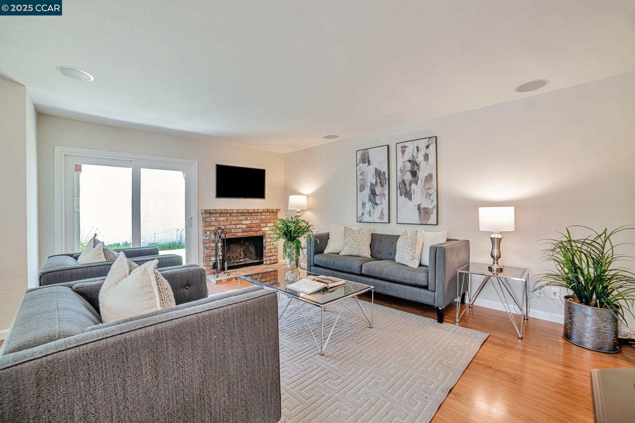 Photo #8: 41104146 Listing: Photo #8