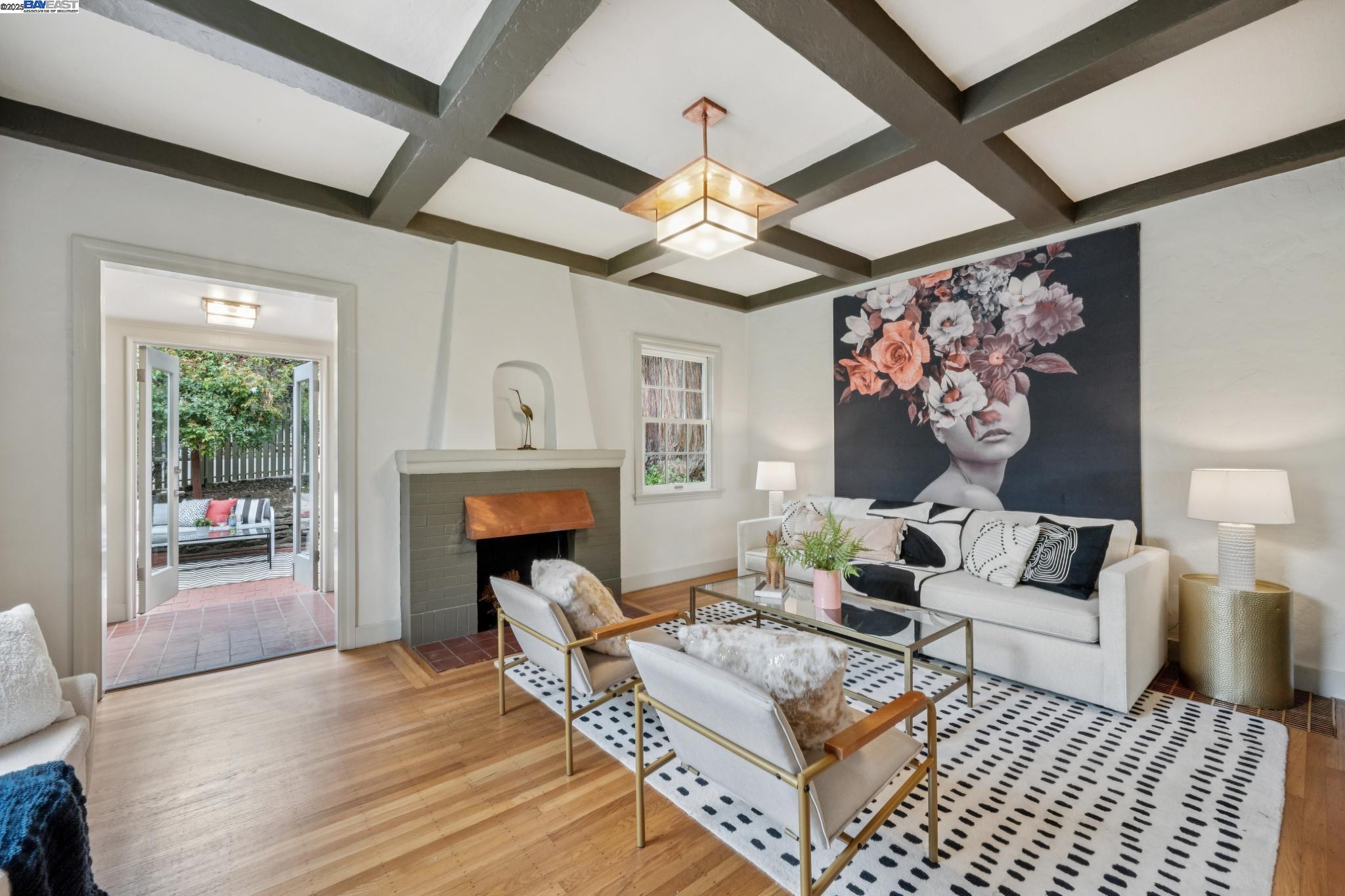 Detail Gallery Image 12 of 60 For 198 Bret Harte Road, Berkeley,  CA 94708 - 3 Beds | 2/1 Baths