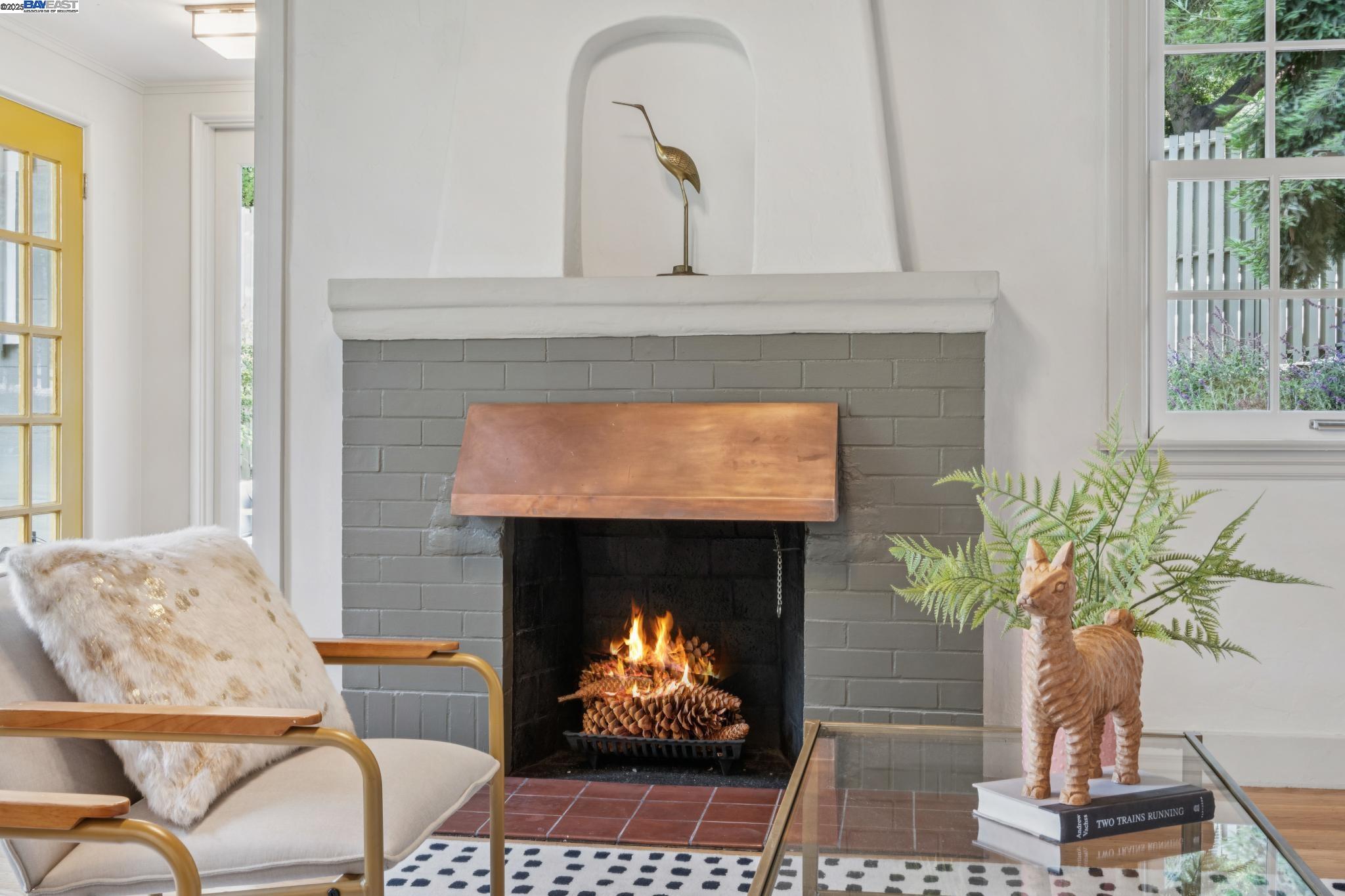 Detail Gallery Image 15 of 60 For 198 Bret Harte Road, Berkeley,  CA 94708 - 3 Beds | 2/1 Baths
