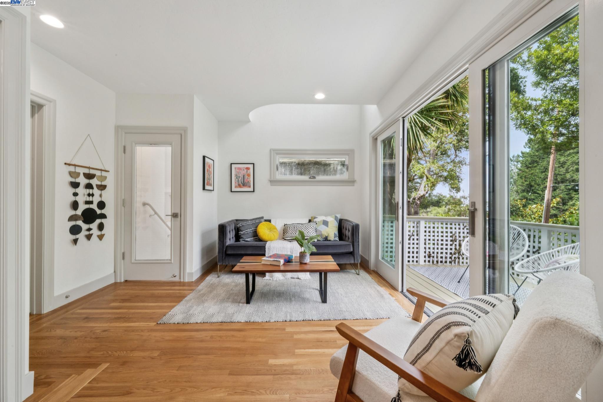 Detail Gallery Image 29 of 60 For 198 Bret Harte Road, Berkeley,  CA 94708 - 3 Beds | 2/1 Baths