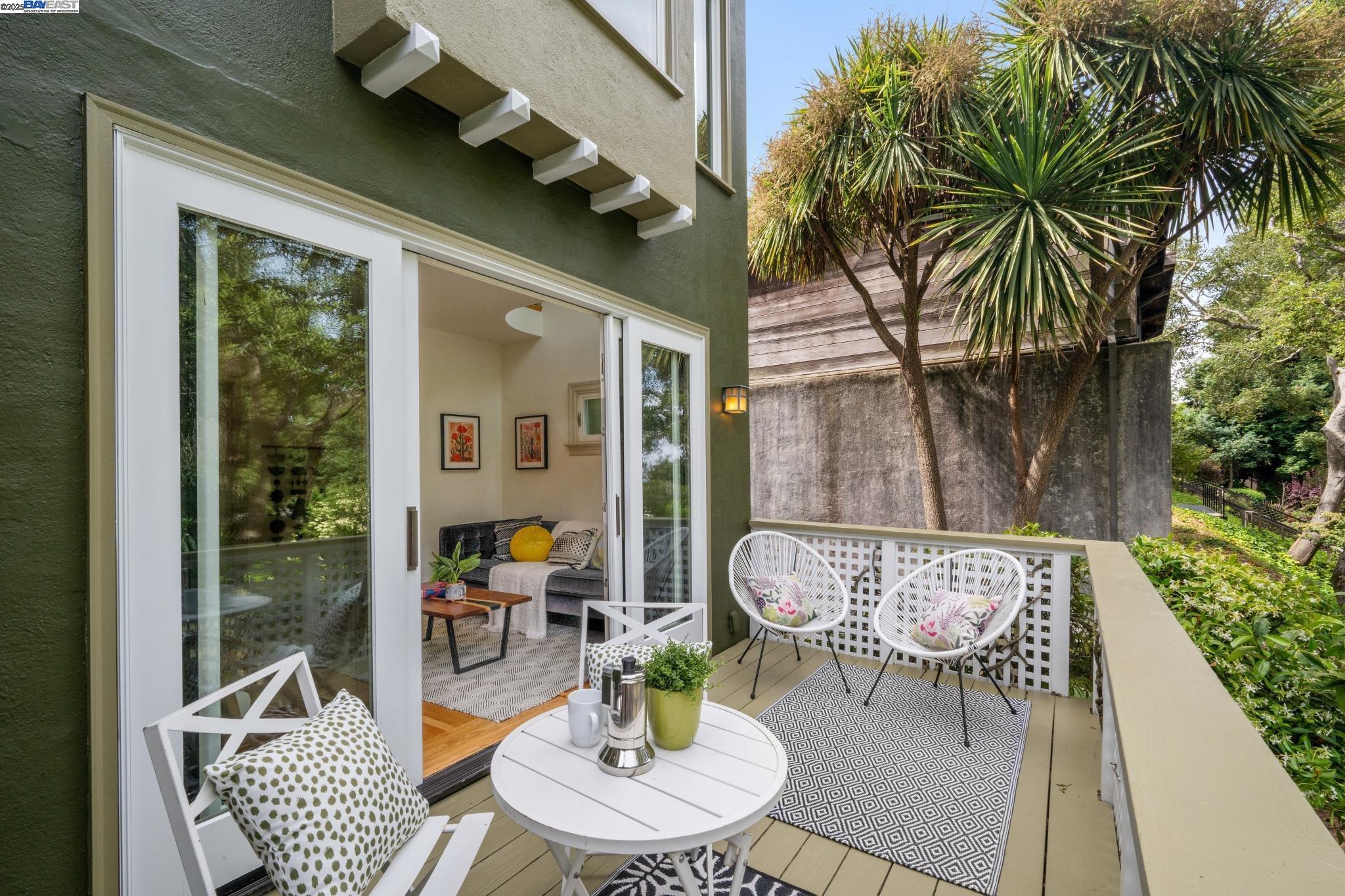 Detail Gallery Image 31 of 60 For 198 Bret Harte Road, Berkeley,  CA 94708 - 3 Beds | 2/1 Baths
