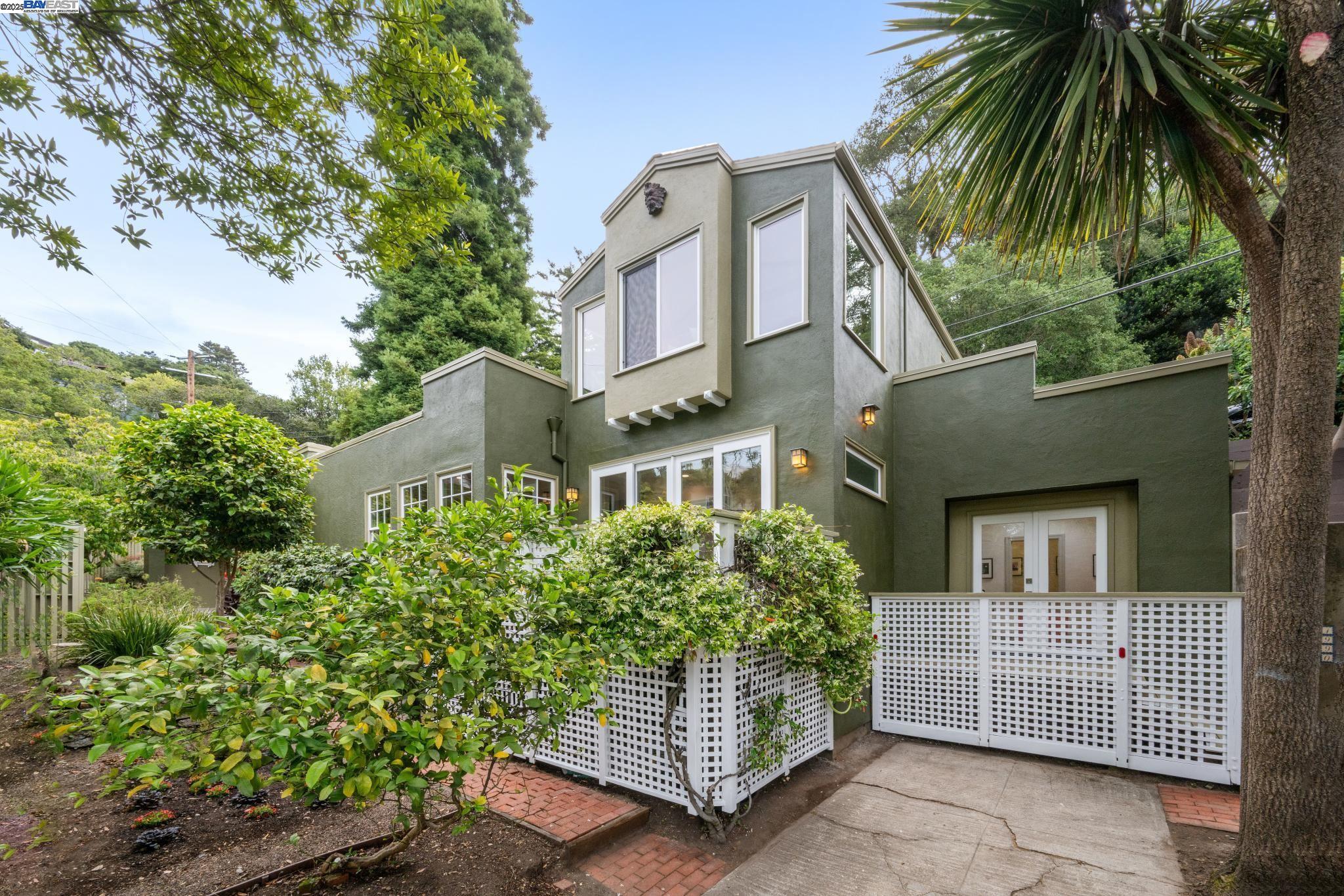 Detail Gallery Image 5 of 60 For 198 Bret Harte Road, Berkeley,  CA 94708 - 3 Beds | 2/1 Baths