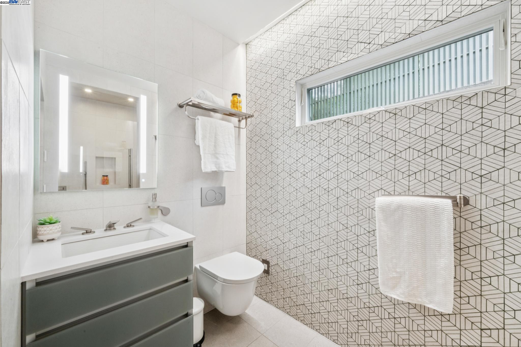 Detail Gallery Image 45 of 60 For 198 Bret Harte Road, Berkeley,  CA 94708 - 3 Beds | 2/1 Baths