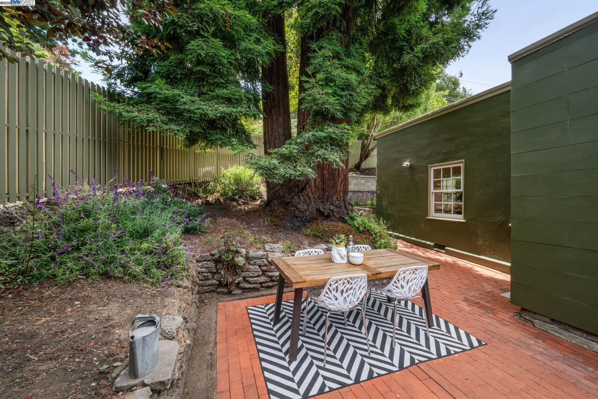 Detail Gallery Image 53 of 60 For 198 Bret Harte Road, Berkeley,  CA 94708 - 3 Beds | 2/1 Baths