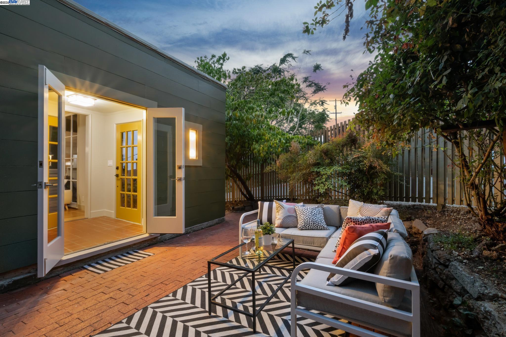 Detail Gallery Image 56 of 60 For 198 Bret Harte Road, Berkeley,  CA 94708 - 3 Beds | 2/1 Baths