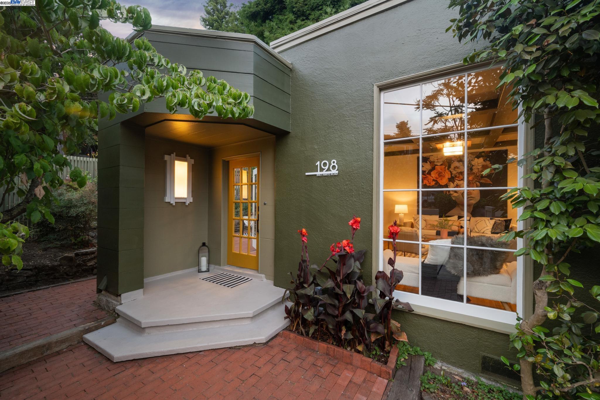 Detail Gallery Image 9 of 60 For 198 Bret Harte Road, Berkeley,  CA 94708 - 3 Beds | 2/1 Baths
