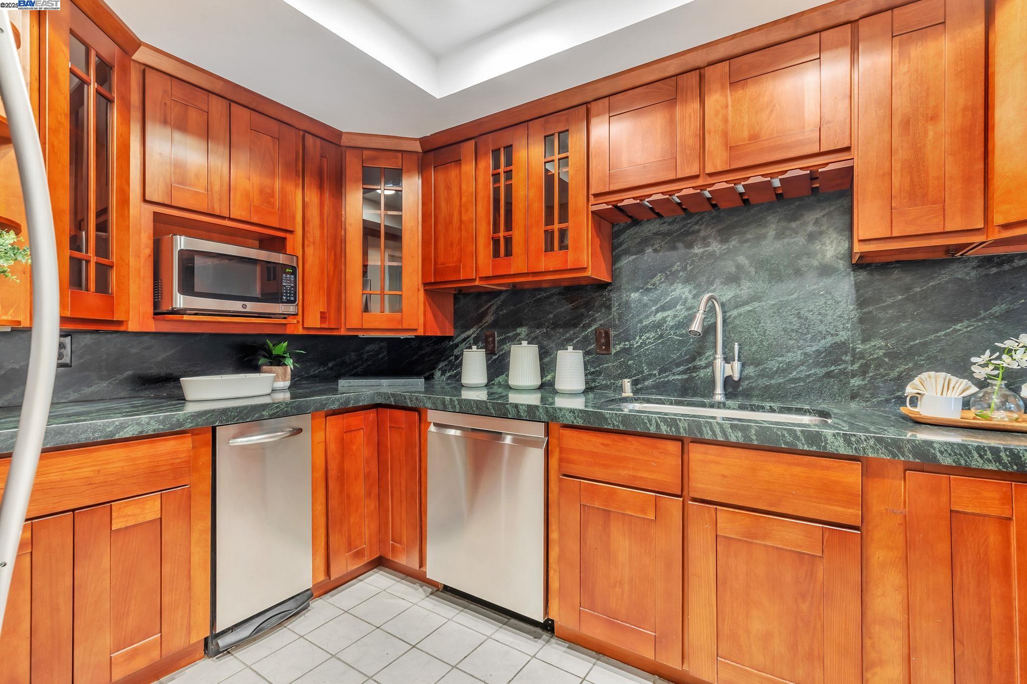 Detail Gallery Image 1 of 27 For 544 La Copita Ct, San Ramon,  CA 94583 - 2 Beds | 1 Baths