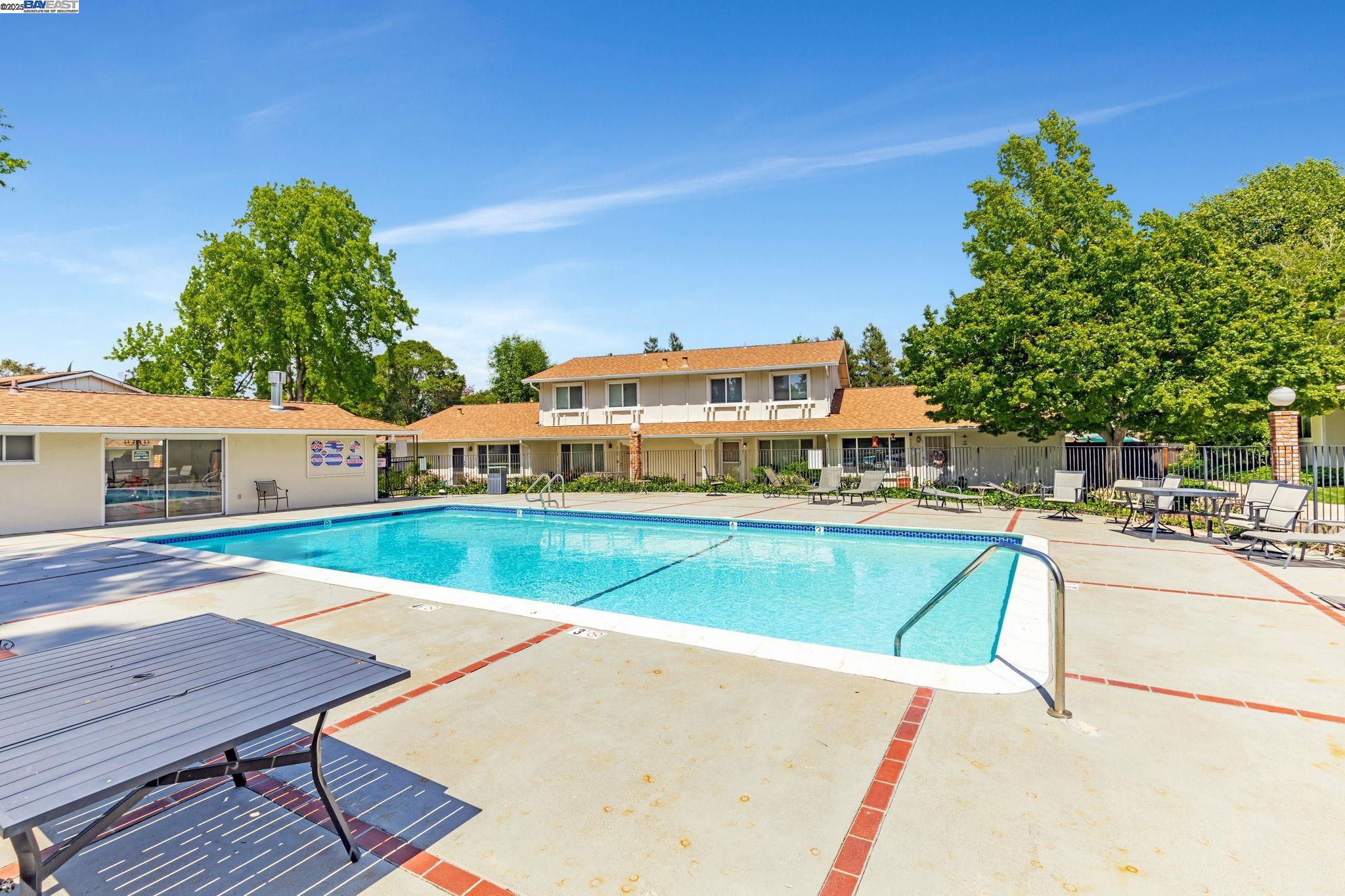 Detail Gallery Image 7 of 27 For 544 La Copita Ct, San Ramon,  CA 94583 - 2 Beds | 1 Baths