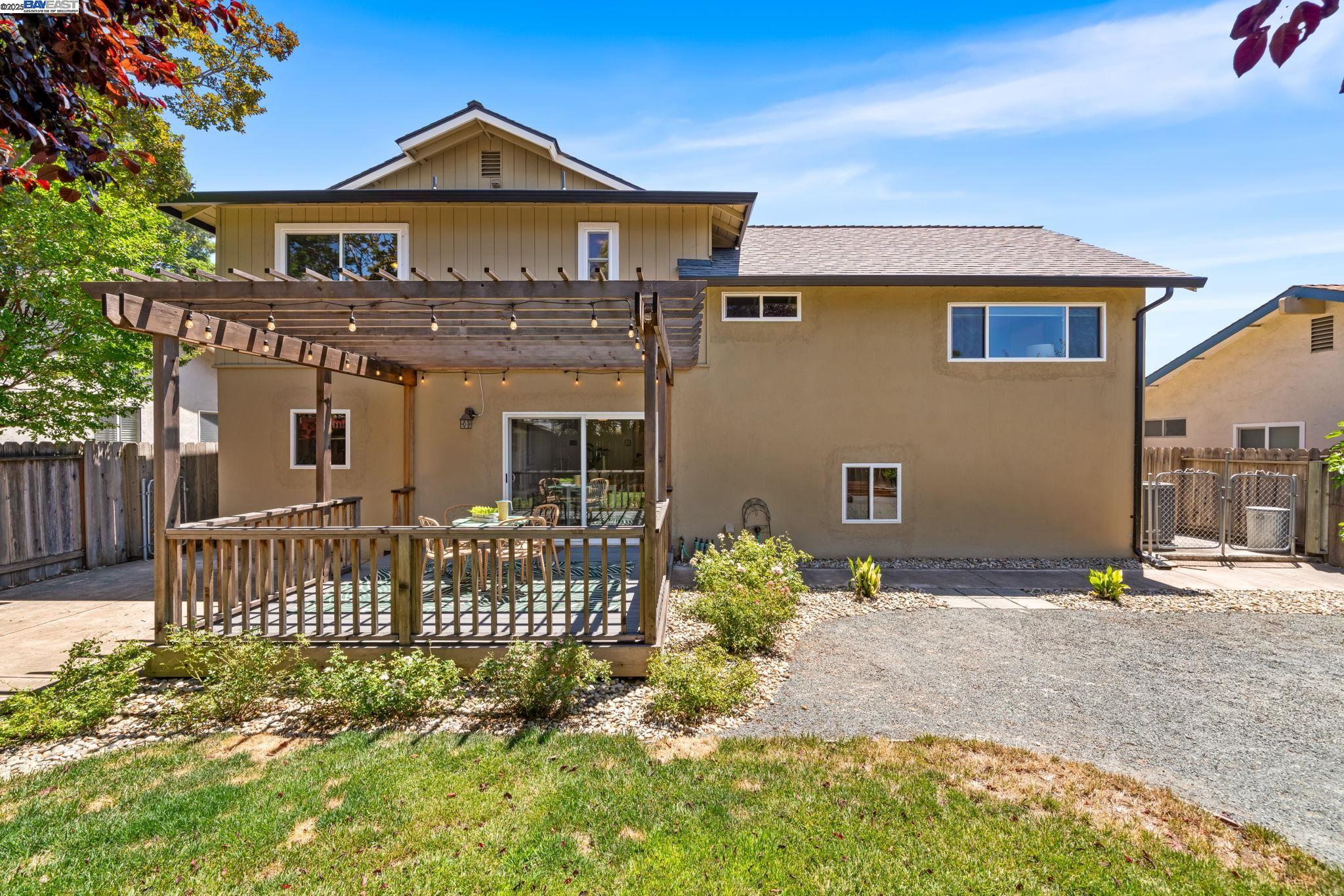 Detail Gallery Image 33 of 53 For 646 Brighton Way, Livermore,  CA 94551 - 5 Beds | 2/1 Baths