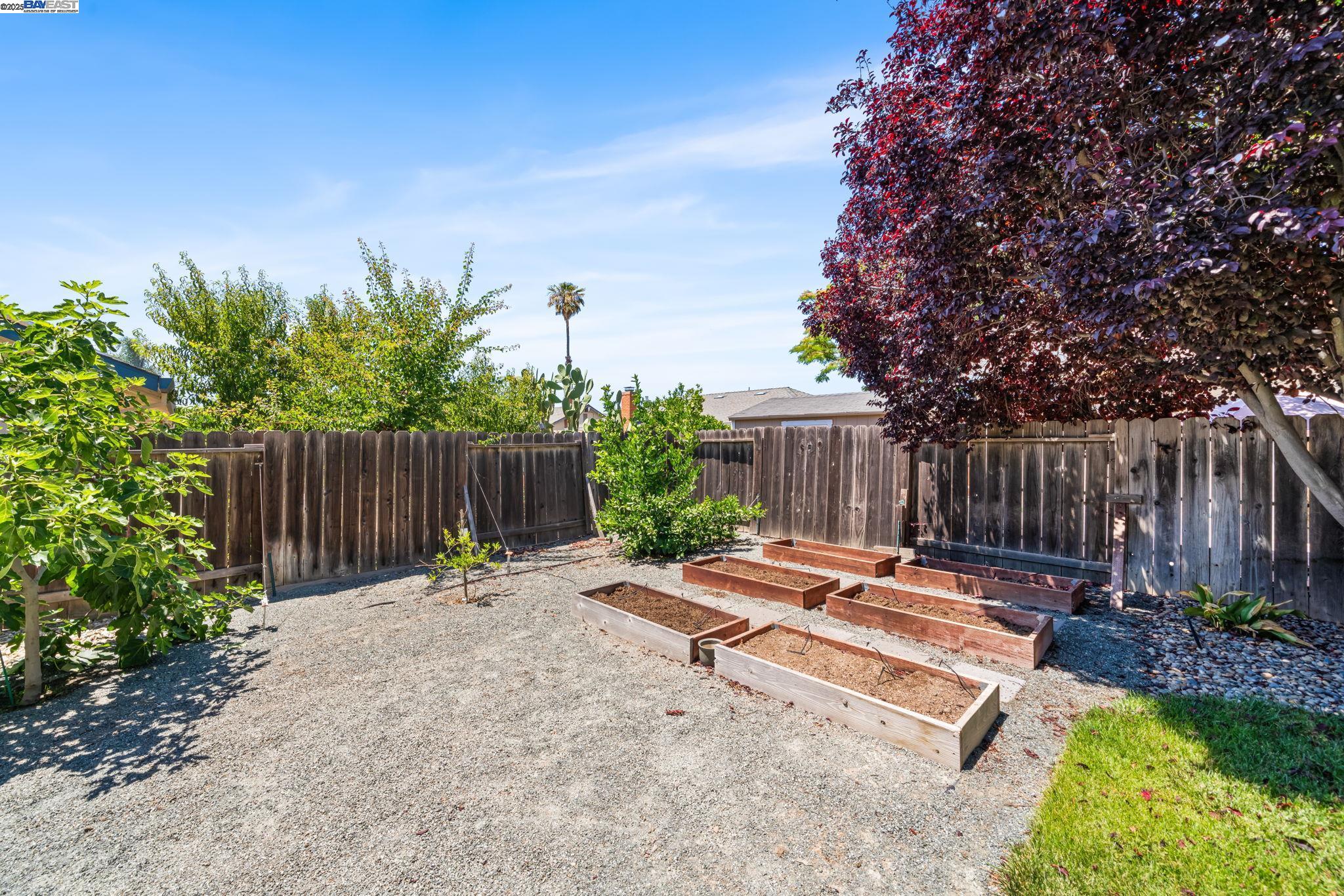 Detail Gallery Image 35 of 53 For 646 Brighton Way, Livermore,  CA 94551 - 5 Beds | 2/1 Baths