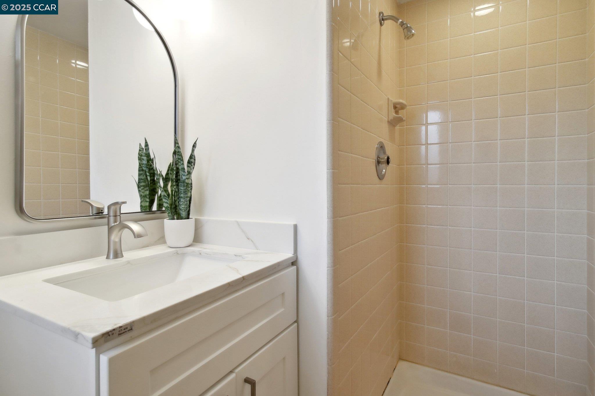 Detail Gallery Image 28 of 43 For 30 La Cuesta Rd, Orinda,  CA 94563 - 3 Beds | 3 Baths