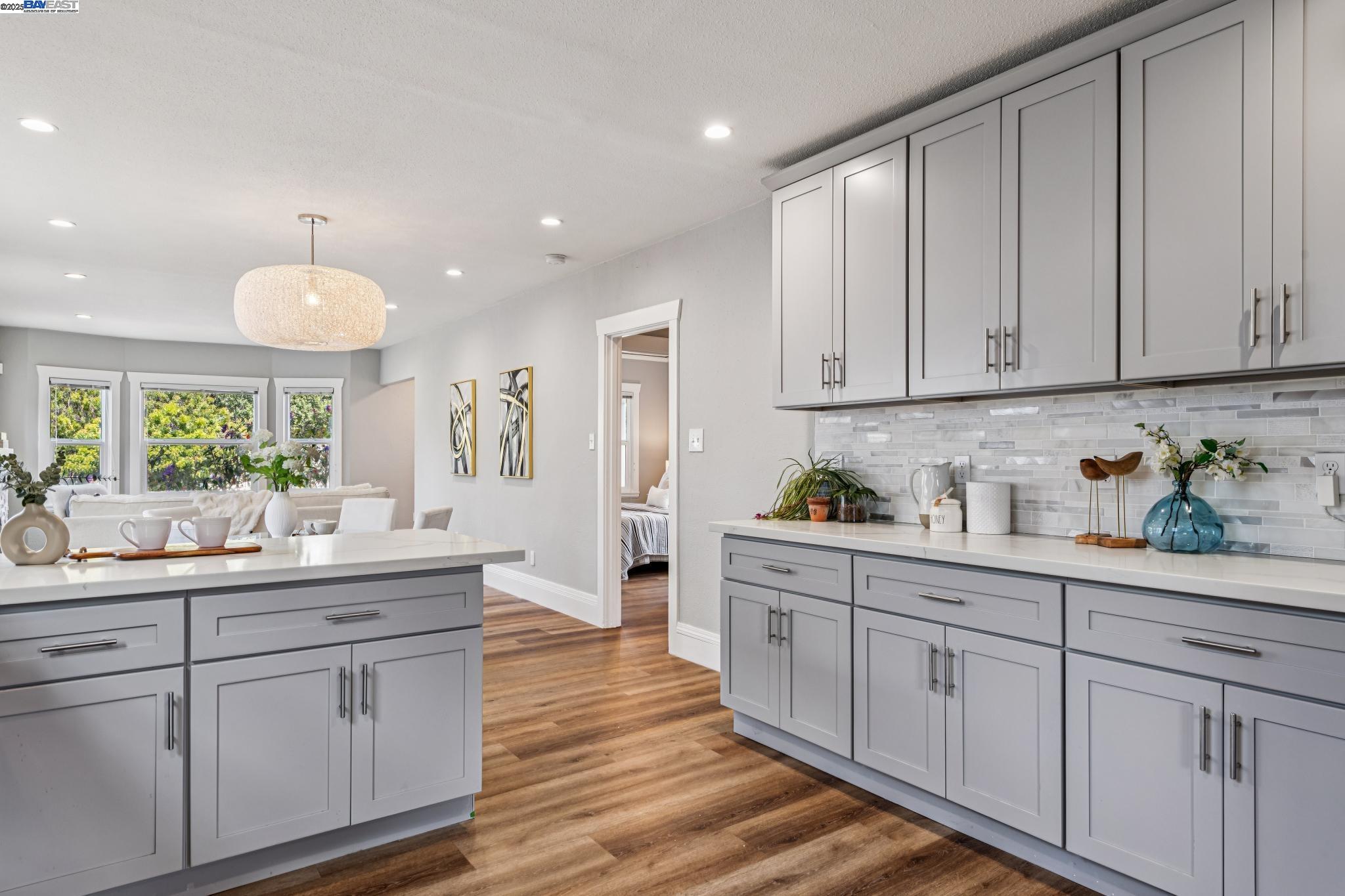 Detail Gallery Image 15 of 49 For 3032 22nd Ave, Oakland,  CA 94602 - 2 Beds | 1/1 Baths