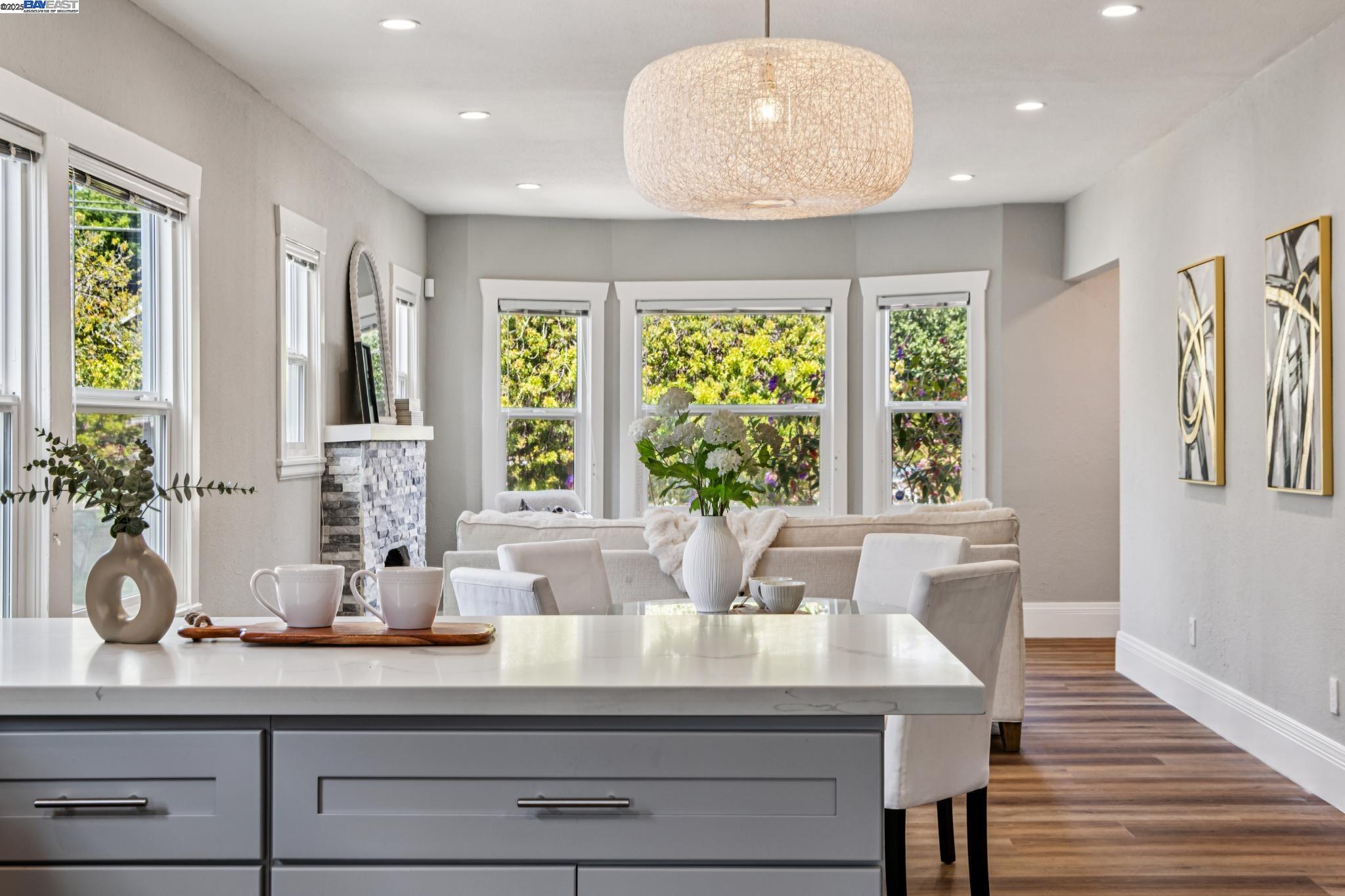 Detail Gallery Image 16 of 49 For 3032 22nd Ave, Oakland,  CA 94602 - 2 Beds | 1/1 Baths