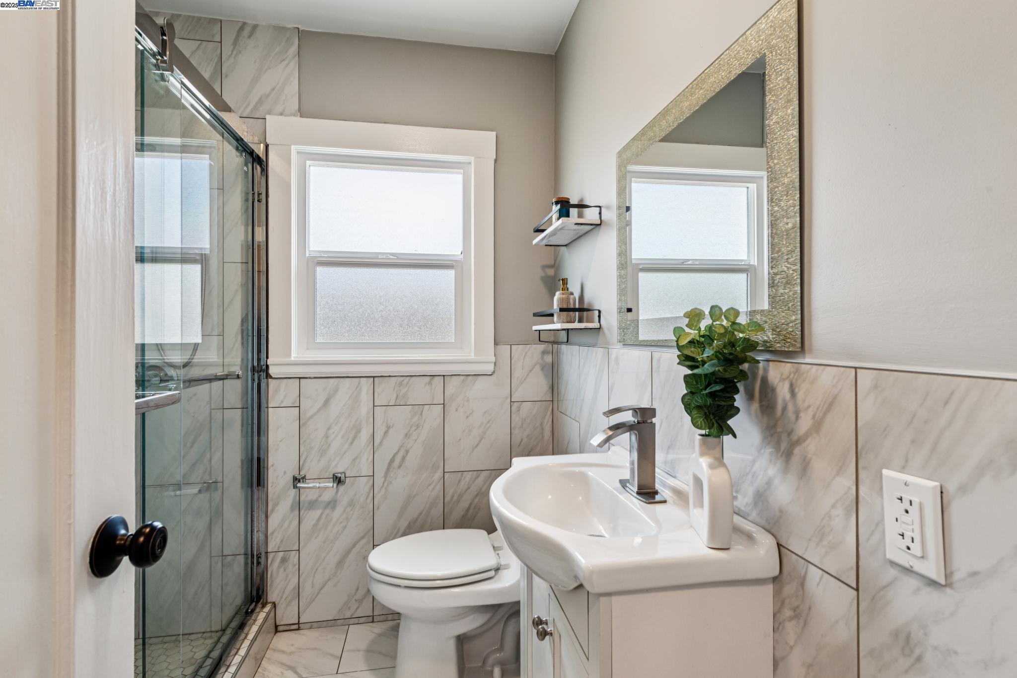 Detail Gallery Image 22 of 49 For 3032 22nd Ave, Oakland,  CA 94602 - 2 Beds | 1/1 Baths
