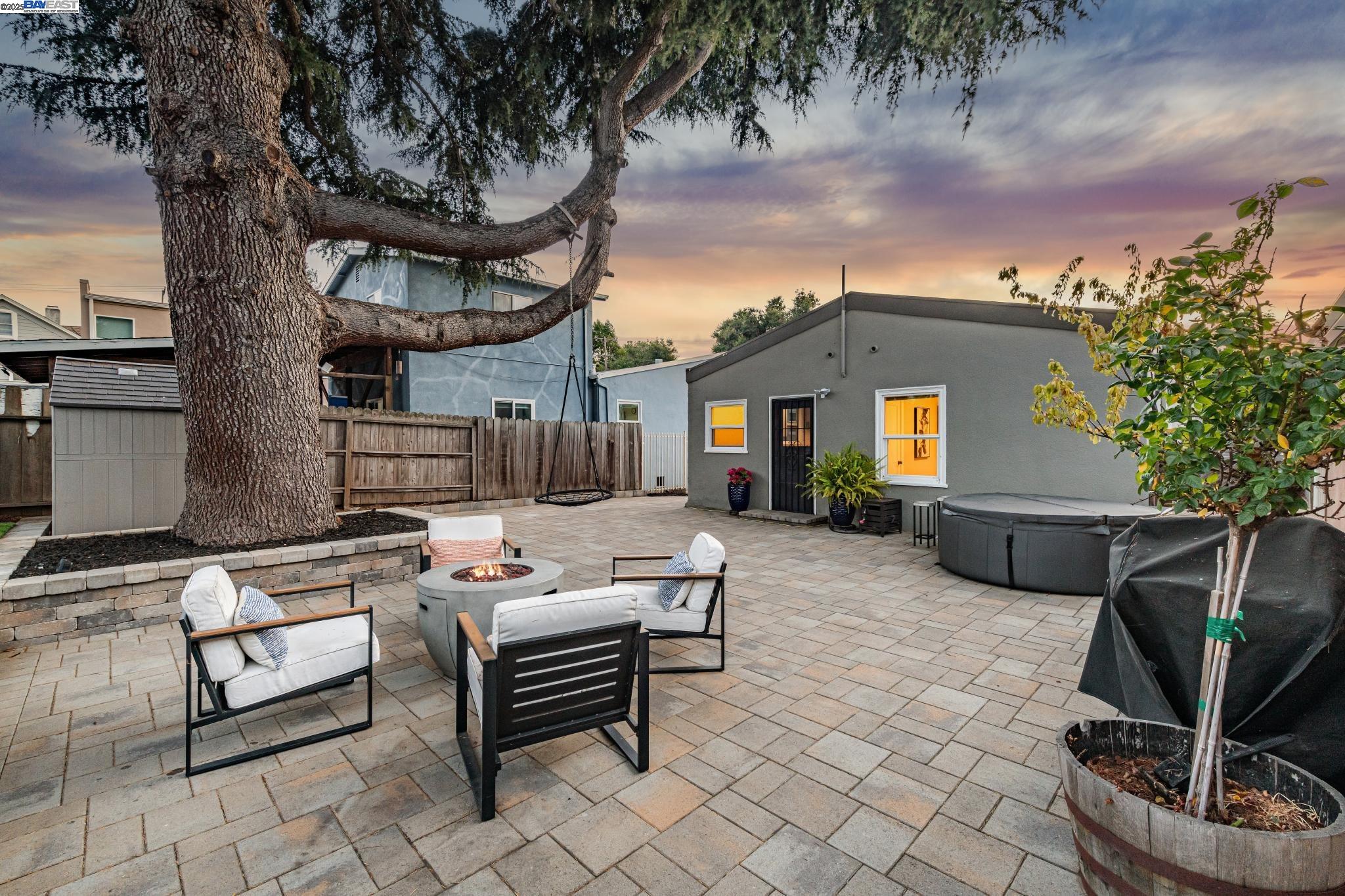 Detail Gallery Image 31 of 49 For 3032 22nd Ave, Oakland,  CA 94602 - 2 Beds | 1/1 Baths