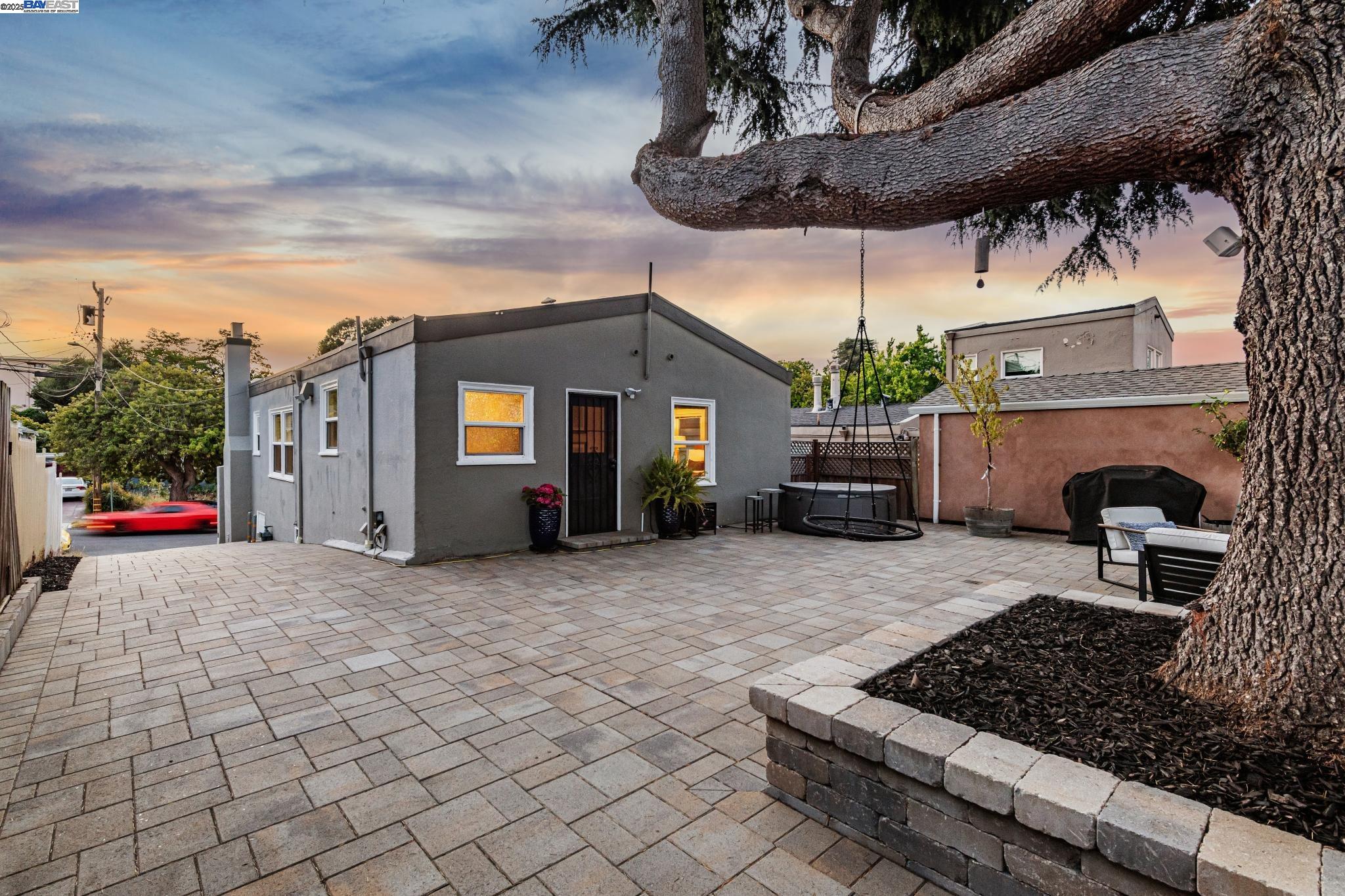 Detail Gallery Image 37 of 49 For 3032 22nd Ave, Oakland,  CA 94602 - 2 Beds | 1/1 Baths
