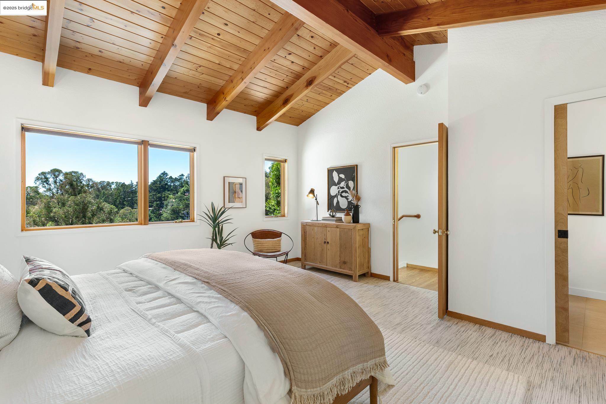 Detail Gallery Image 57 of 59 For 2072 Arrowhead Dr, Oakland,  CA 94611 - 3 Beds | 2/1 Baths