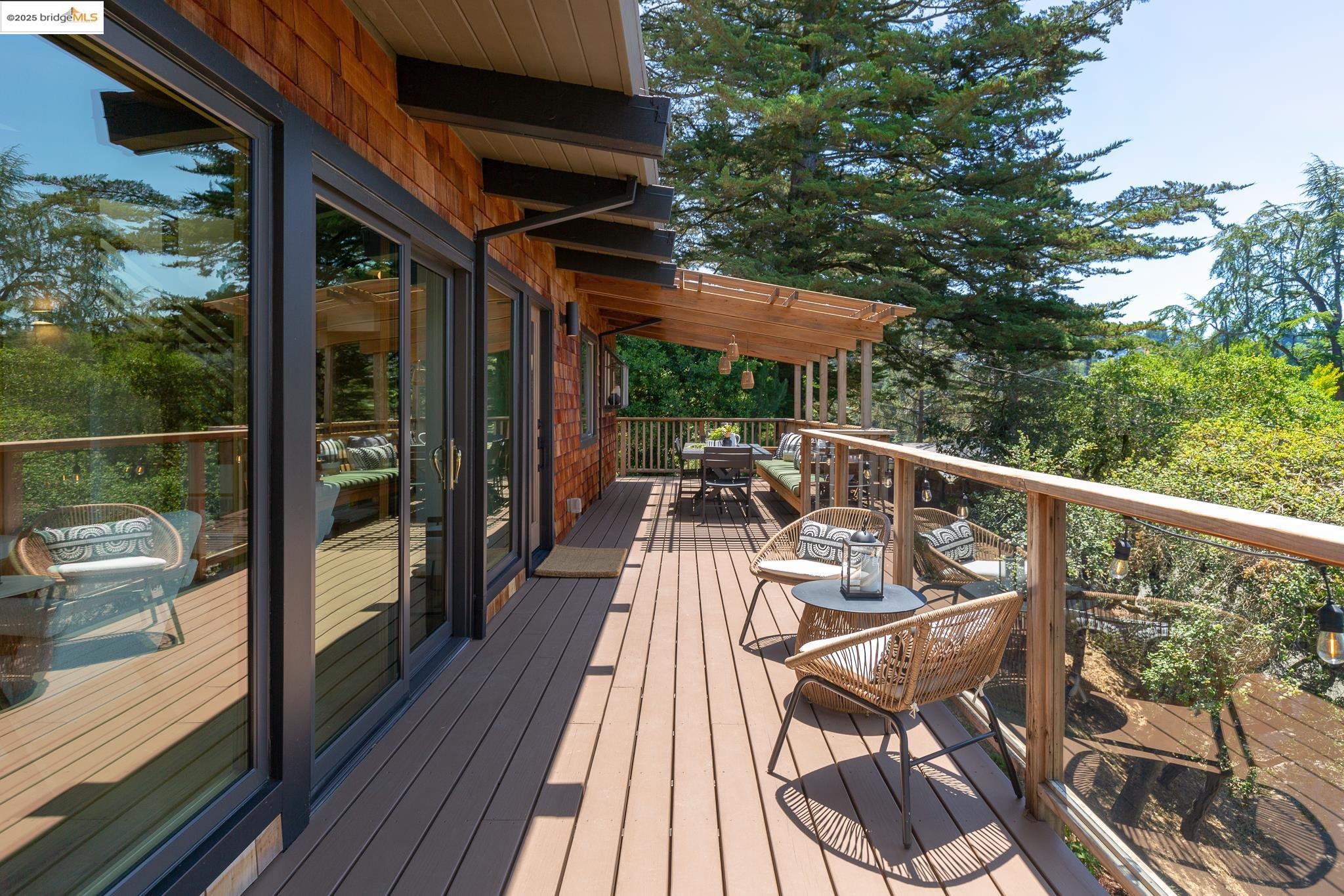 Detail Gallery Image 59 of 59 For 2072 Arrowhead Dr, Oakland,  CA 94611 - 3 Beds | 2/1 Baths