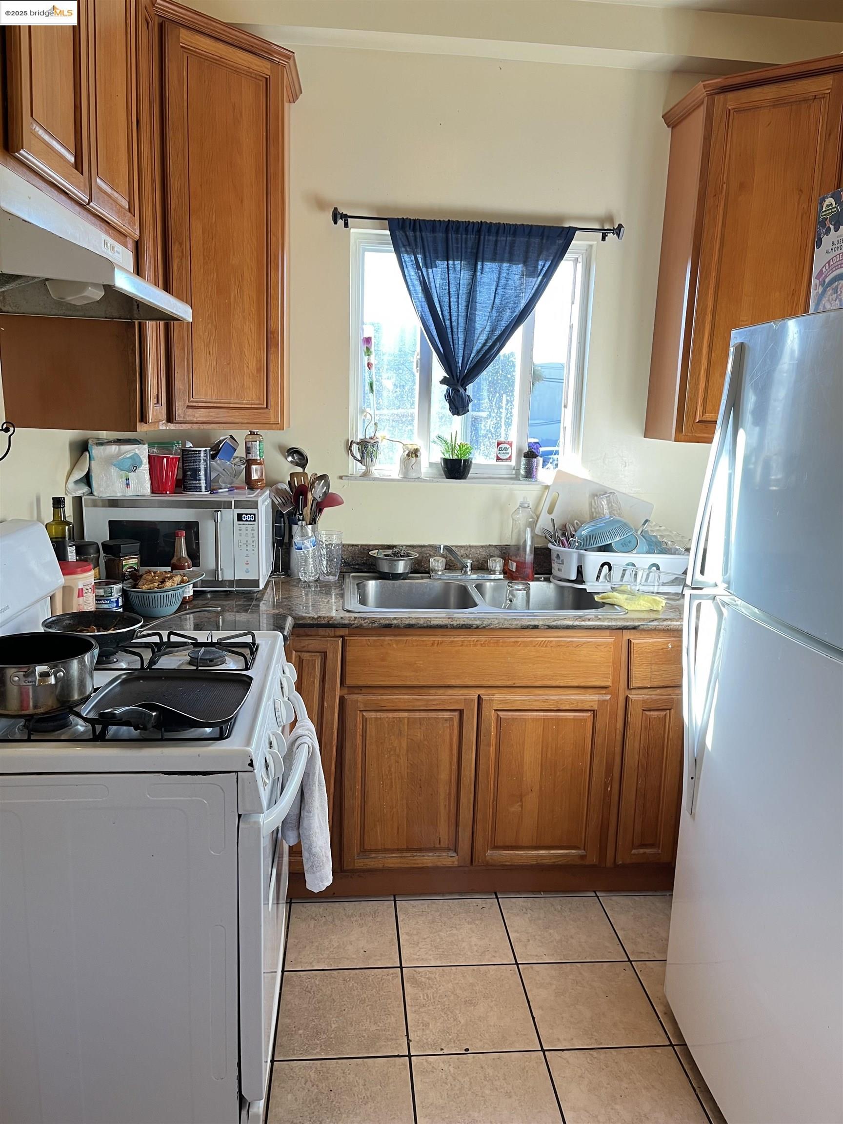 Detail Gallery Image 12 of 15 For 381a, 381b S 34th St, Richmond,  CA 94804 - – Beds | – Baths