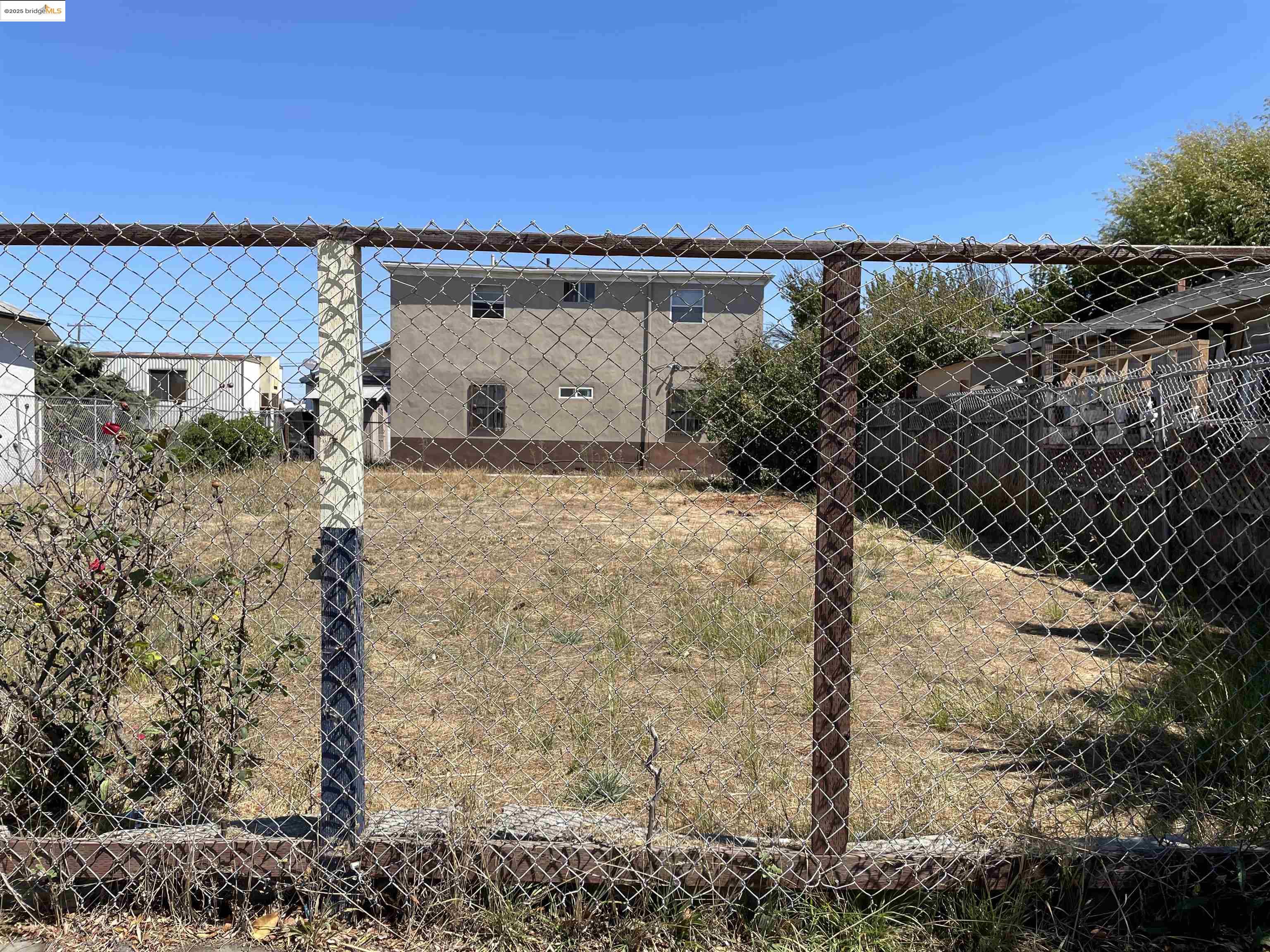 Detail Gallery Image 15 of 15 For 381a, 381b S 34th St, Richmond,  CA 94804 - – Beds | – Baths