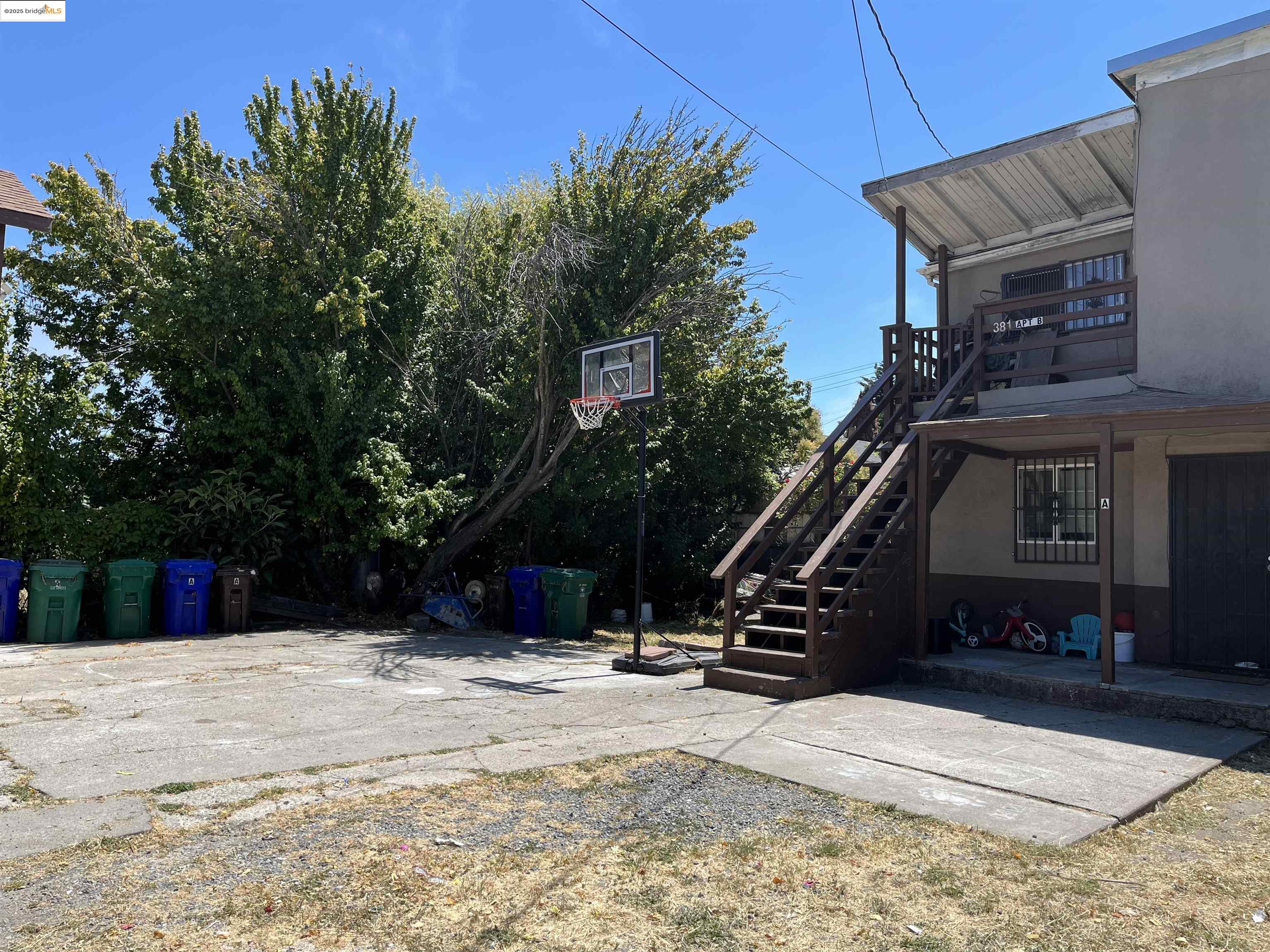 Detail Gallery Image 5 of 15 For 381a, 381b S 34th St, Richmond,  CA 94804 - – Beds | – Baths