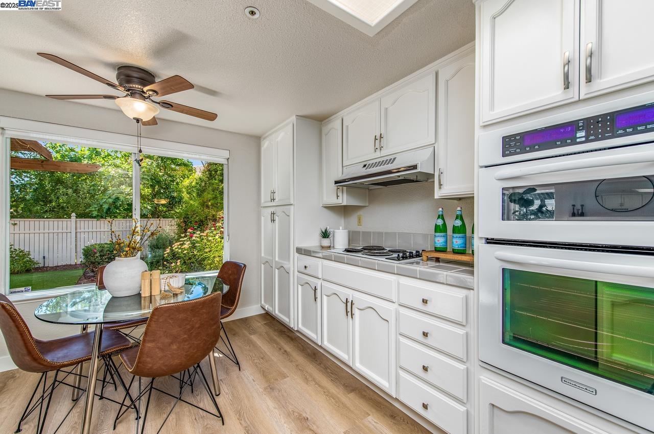 Detail Gallery Image 14 of 49 For 847 Dana Cir, Livermore,  CA 94550 - 3 Beds | 2/1 Baths