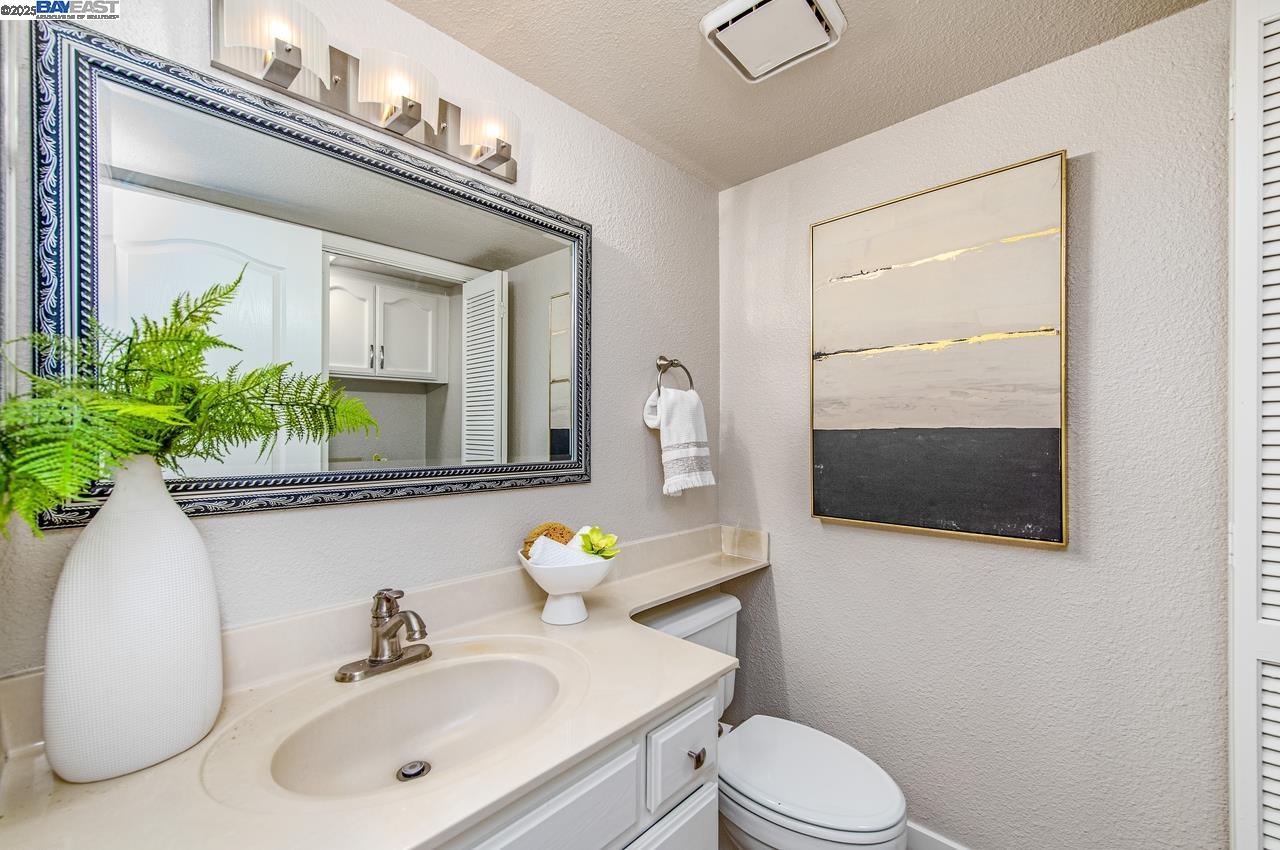 Detail Gallery Image 15 of 49 For 847 Dana Cir, Livermore,  CA 94550 - 3 Beds | 2/1 Baths