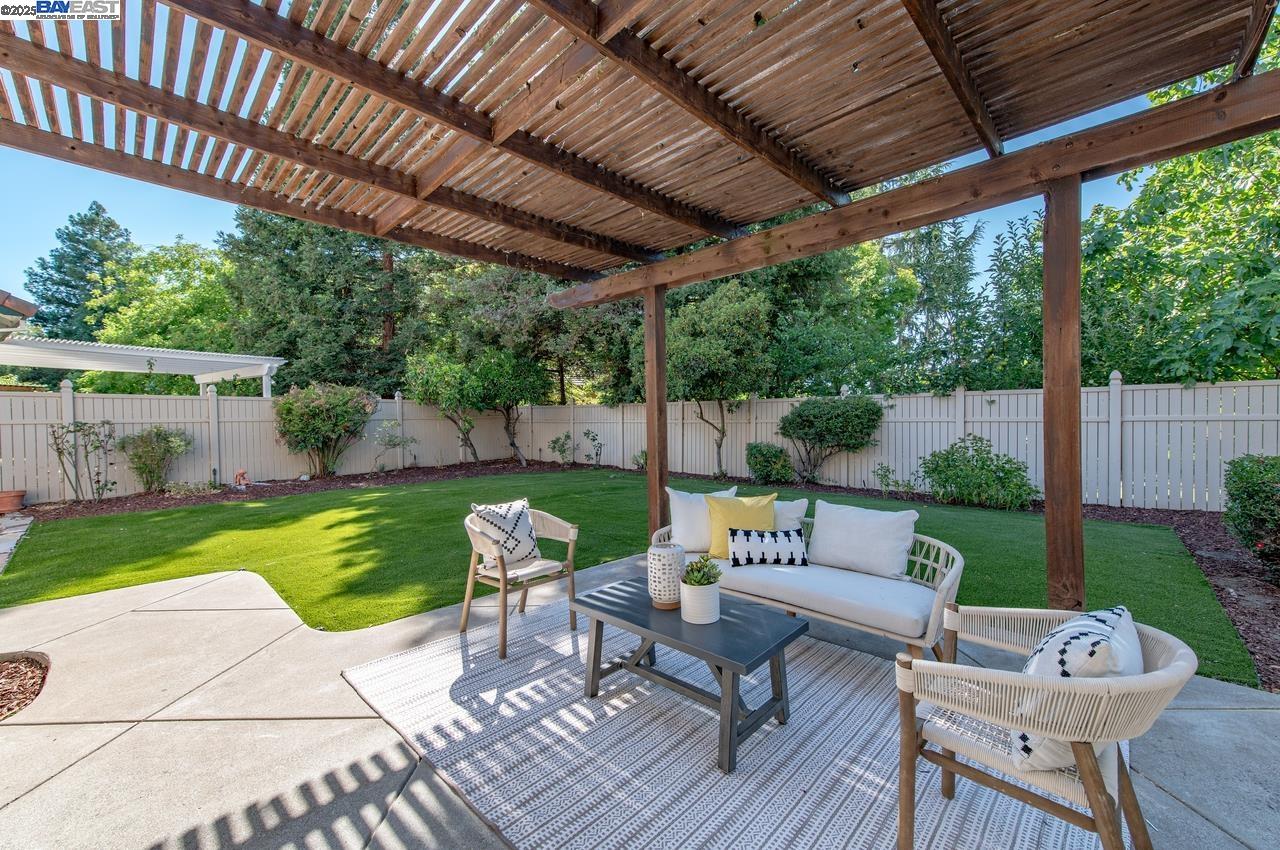 Detail Gallery Image 24 of 49 For 847 Dana Cir, Livermore,  CA 94550 - 3 Beds | 2/1 Baths