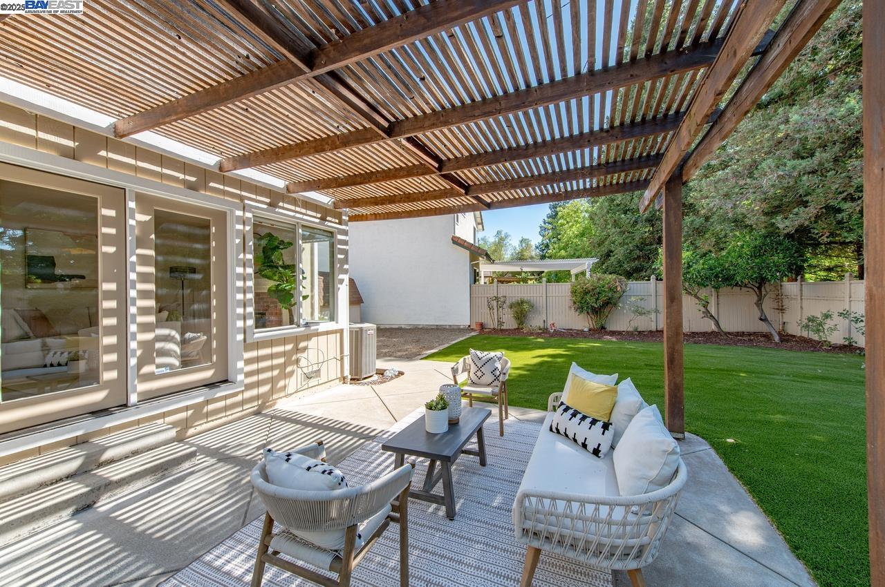Detail Gallery Image 26 of 49 For 847 Dana Cir, Livermore,  CA 94550 - 3 Beds | 2/1 Baths