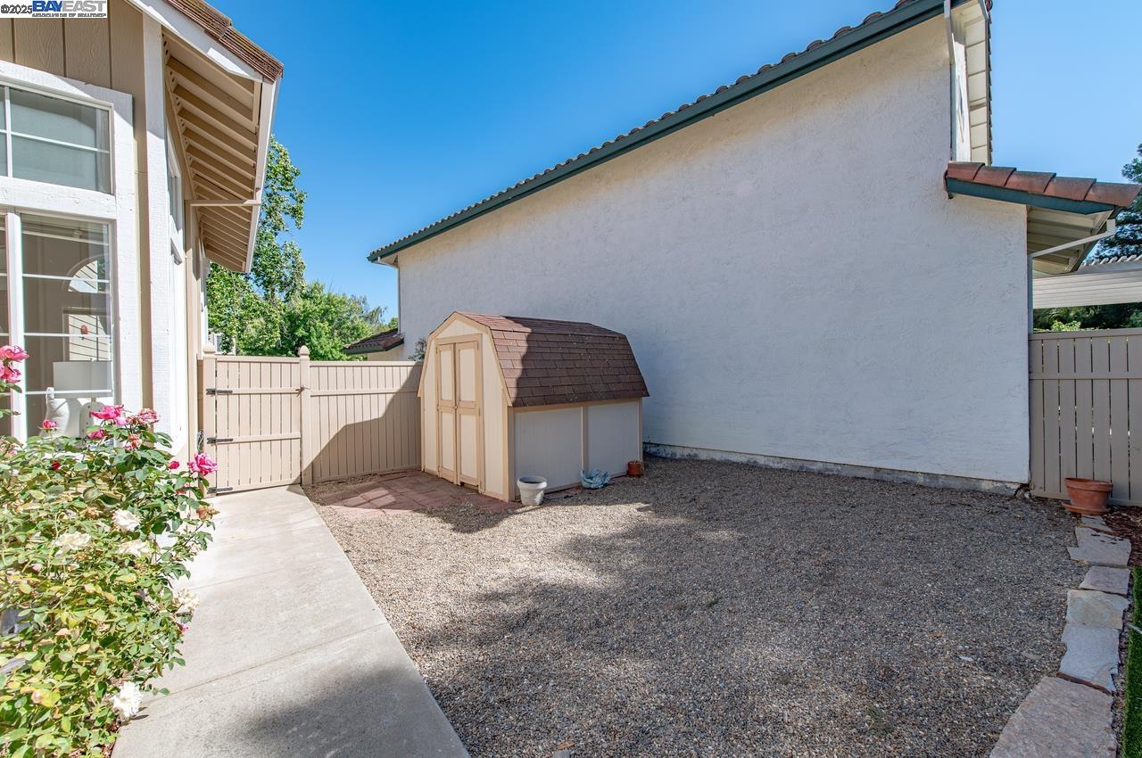 Detail Gallery Image 31 of 49 For 847 Dana Cir, Livermore,  CA 94550 - 3 Beds | 2/1 Baths