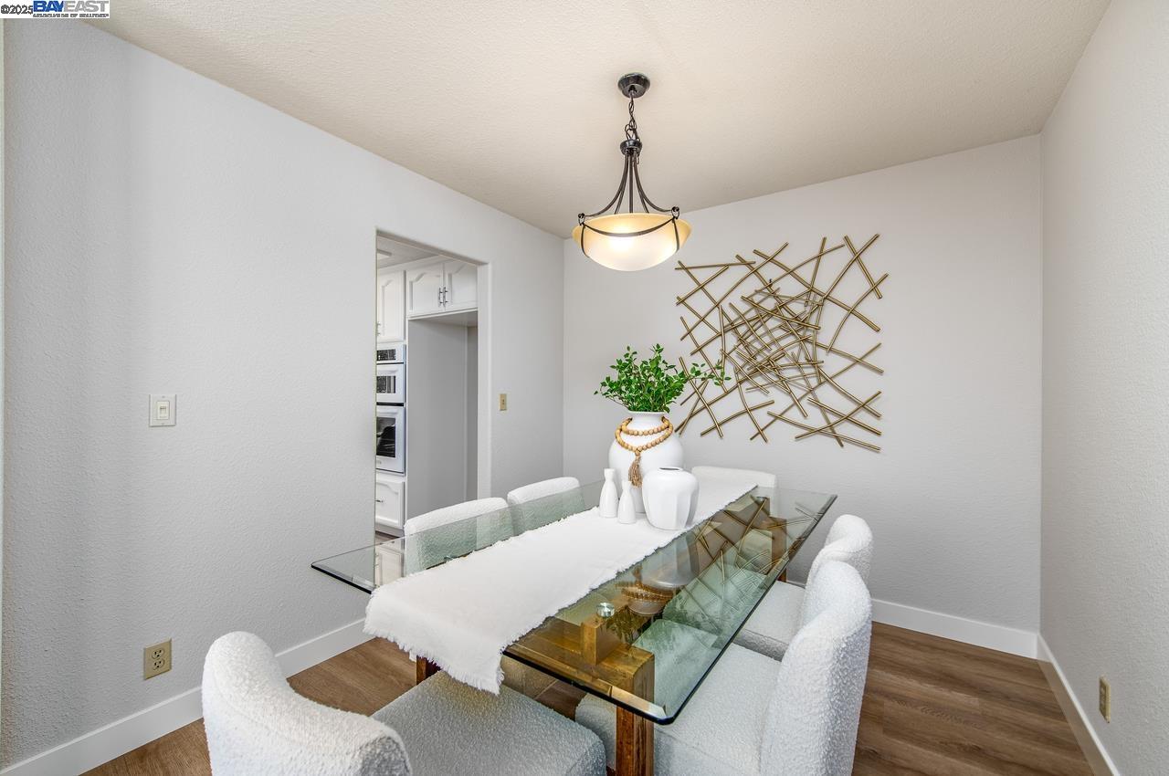 Detail Gallery Image 6 of 49 For 847 Dana Cir, Livermore,  CA 94550 - 3 Beds | 2/1 Baths