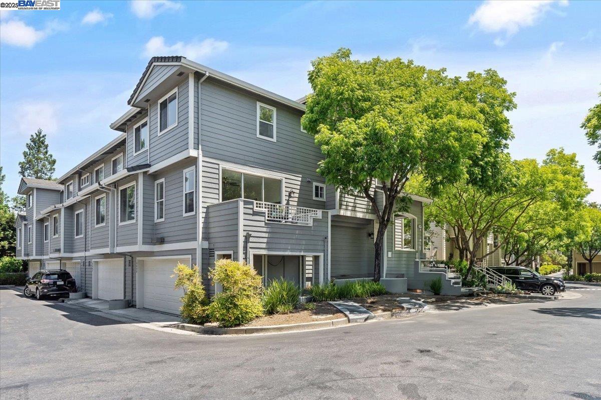 Detail Gallery Image 2 of 31 For 4640 Hampton Falls Place, San Jose,  CA 95136 - 3 Beds | 2/1 Baths