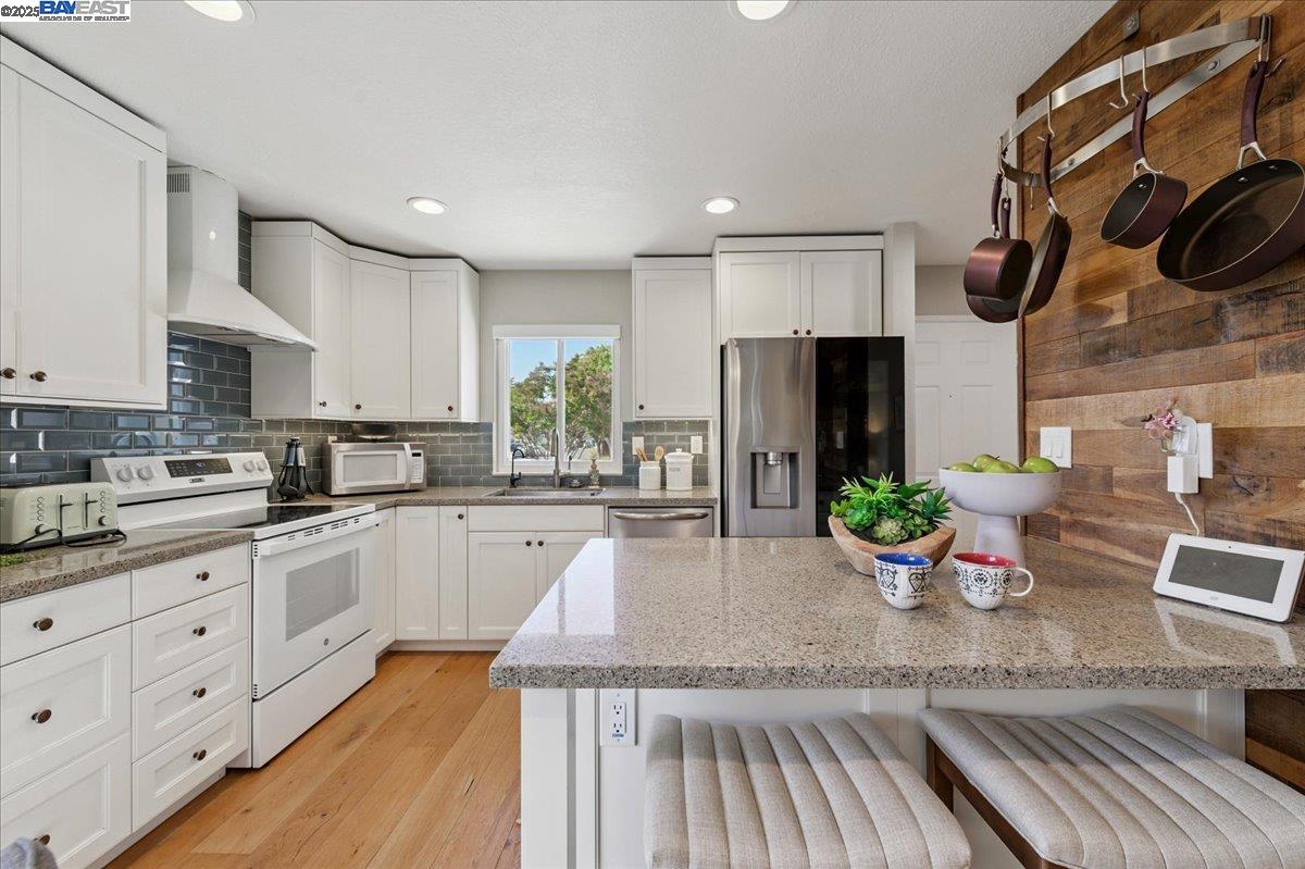 Detail Gallery Image 7 of 20 For 5301 Windflower Drive, Livermore,  CA 94551 - 2 Beds | 2 Baths