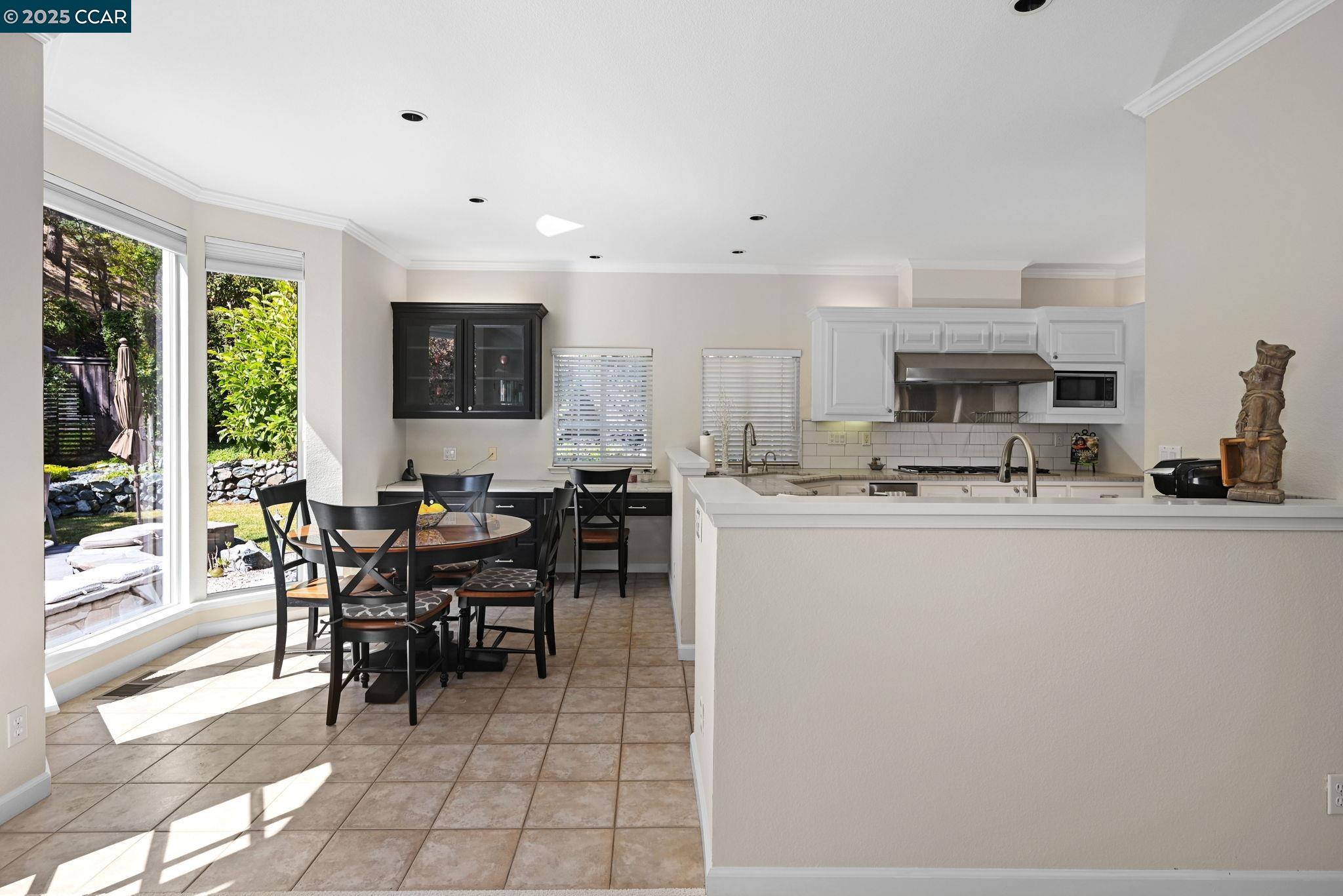 Detail Gallery Image 9 of 44 For 106 Leafield Rd, Danville,  CA 94506 - 5 Beds | 4 Baths